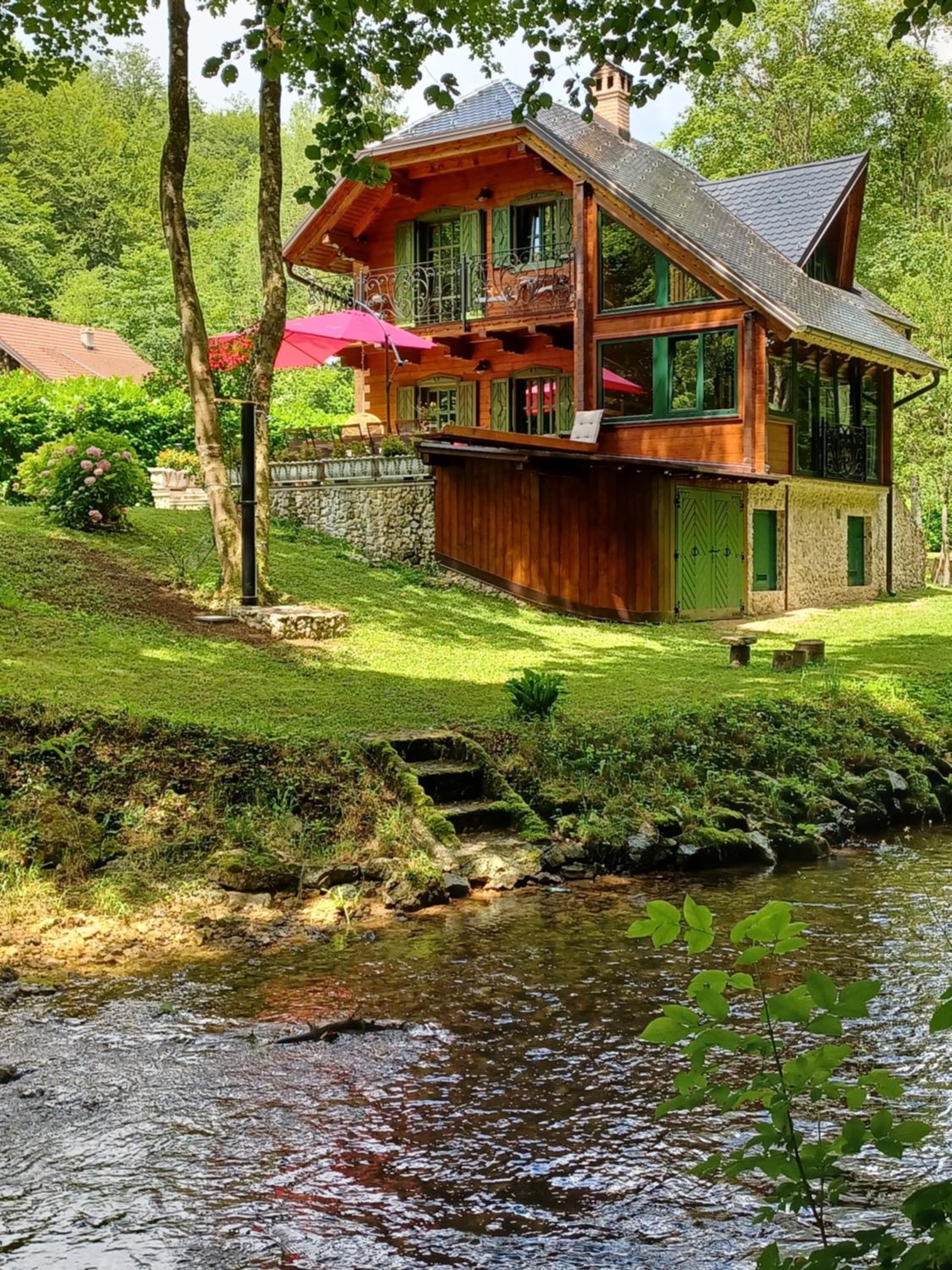 Kuća za odmor uz rijeku Slapnica, u Parku prirode Žumberak, finska sauna i jacuzzi view 2