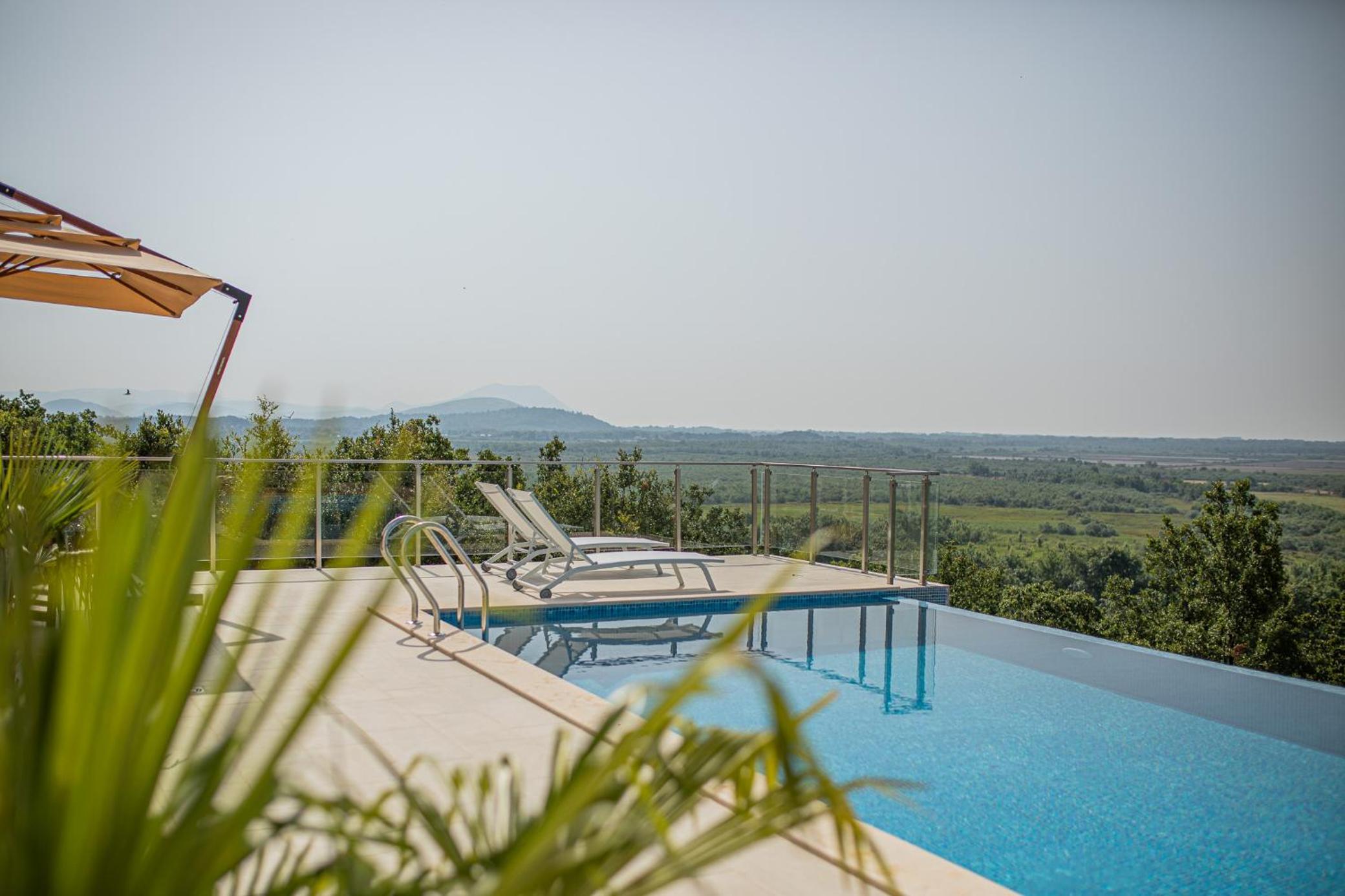 Solana's View - Ferienhäuser in ruhiger Lage, mit einer einzigartigen Aussicht, Infinity Pool, Free Parking und Wlan