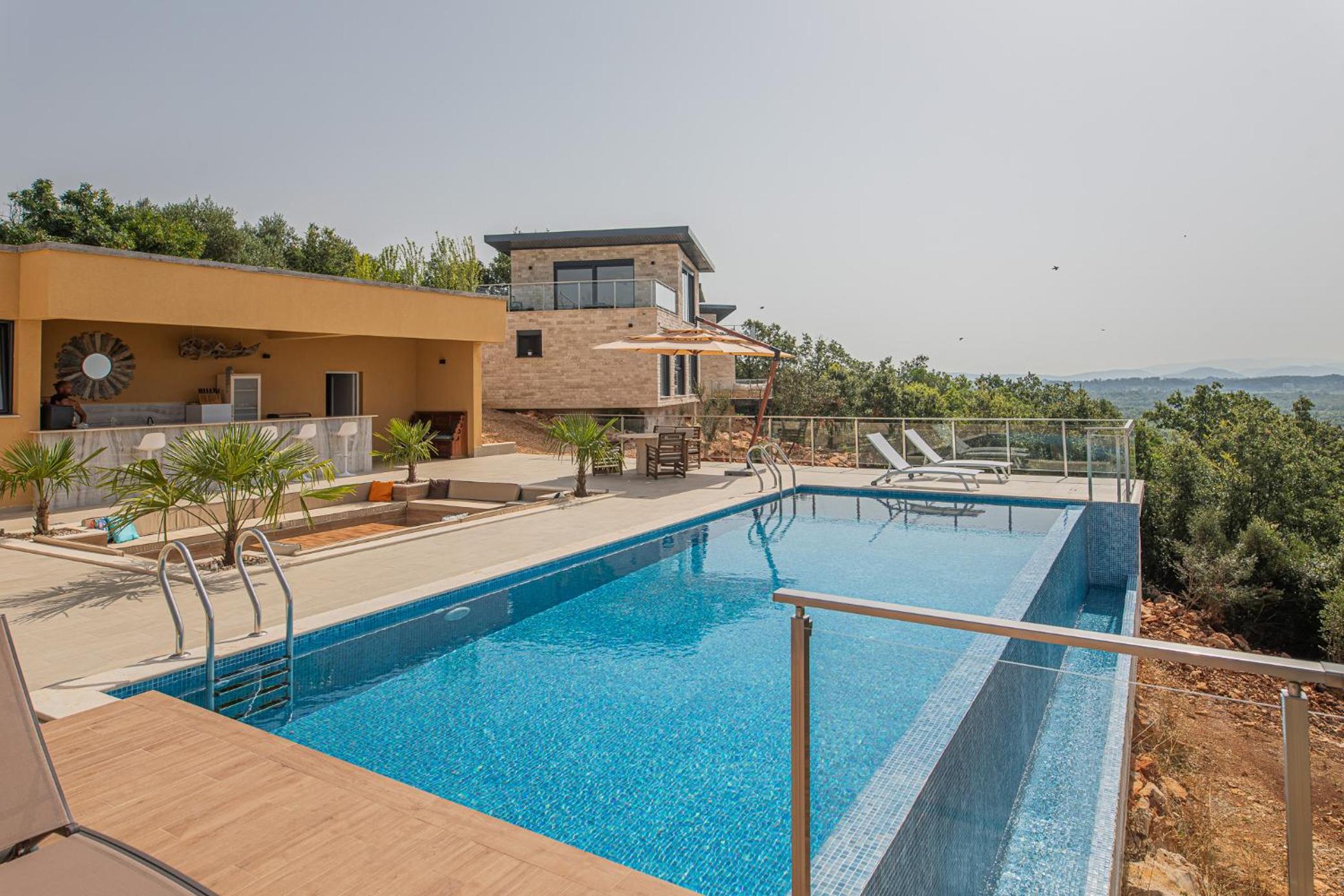 Solana's View - Ferienhäuser in ruhiger Lage, mit einer einzigartigen Aussicht, Infinity Pool, Free Parking und Wlan