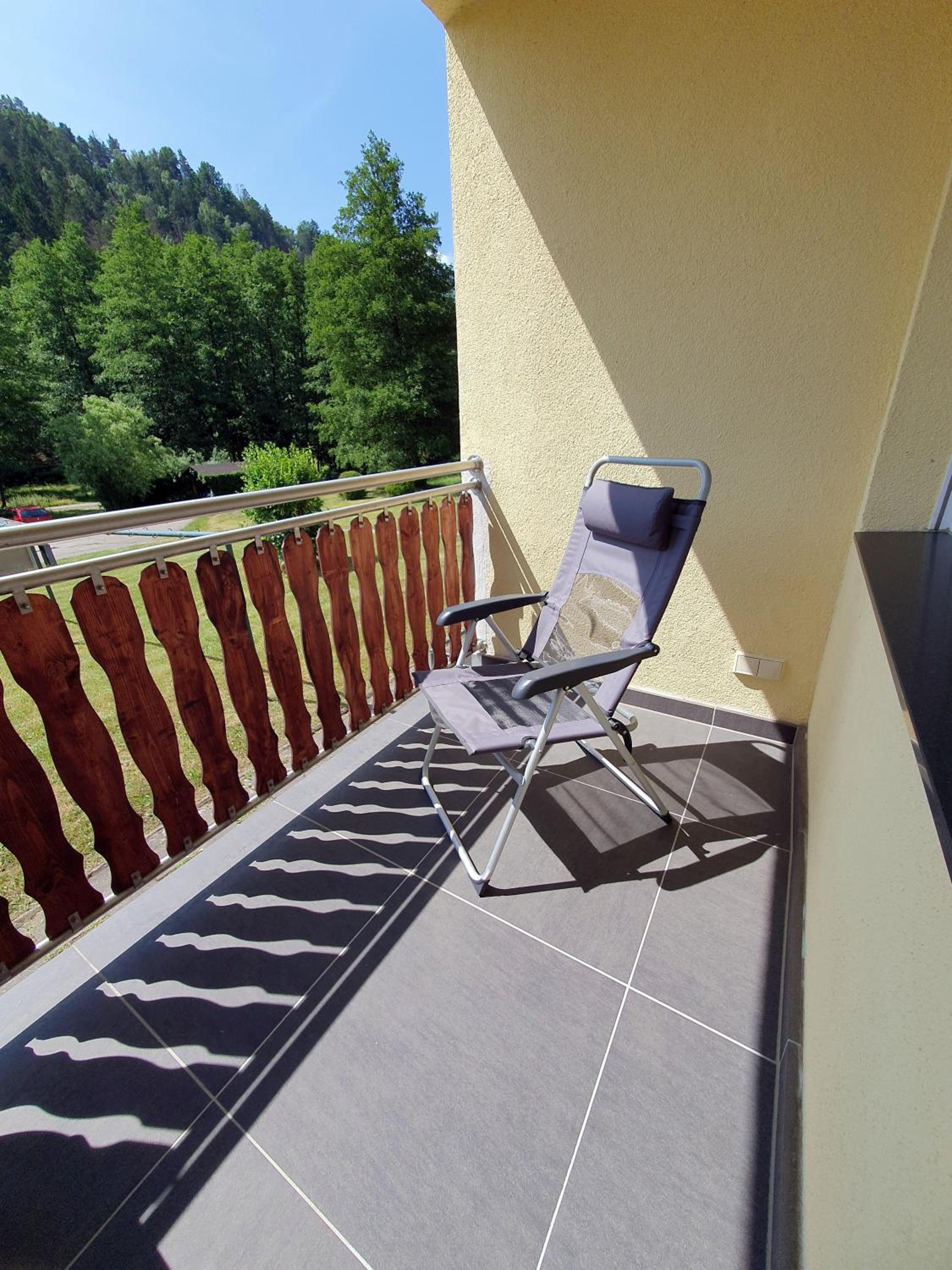 Ferienwohnung-Wandersruh-Oase-der-Ruhe-am-Malerweg-und-die-saechs-Schweiz-direkt-vor-der-Haustuer