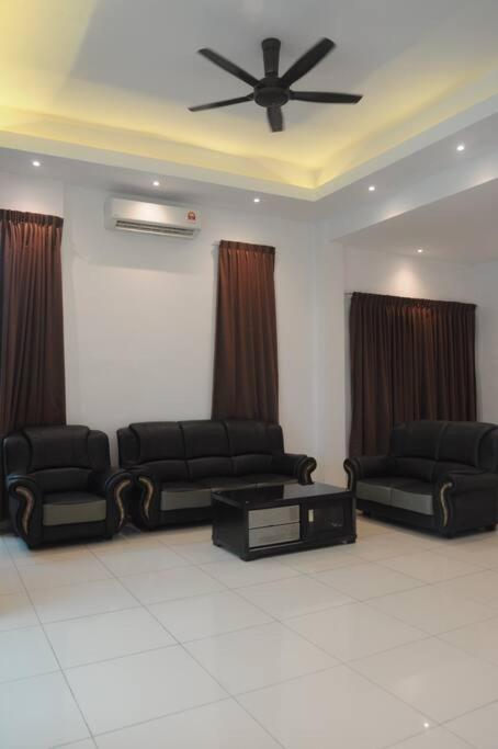 ComfortZone~2, Spacious Semi-Detached House photo 4