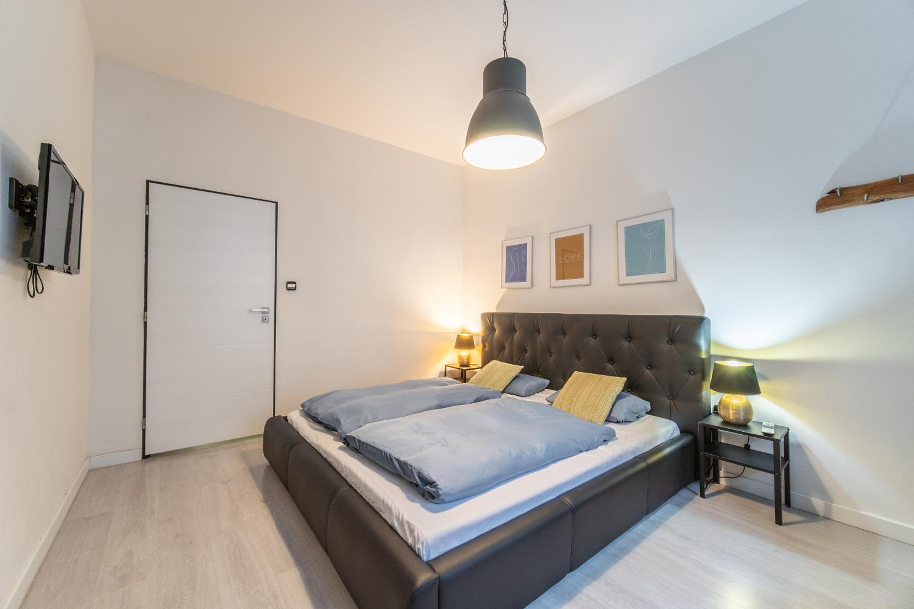 Sunny Central Apartment on Wenceslas Square by easyBNB