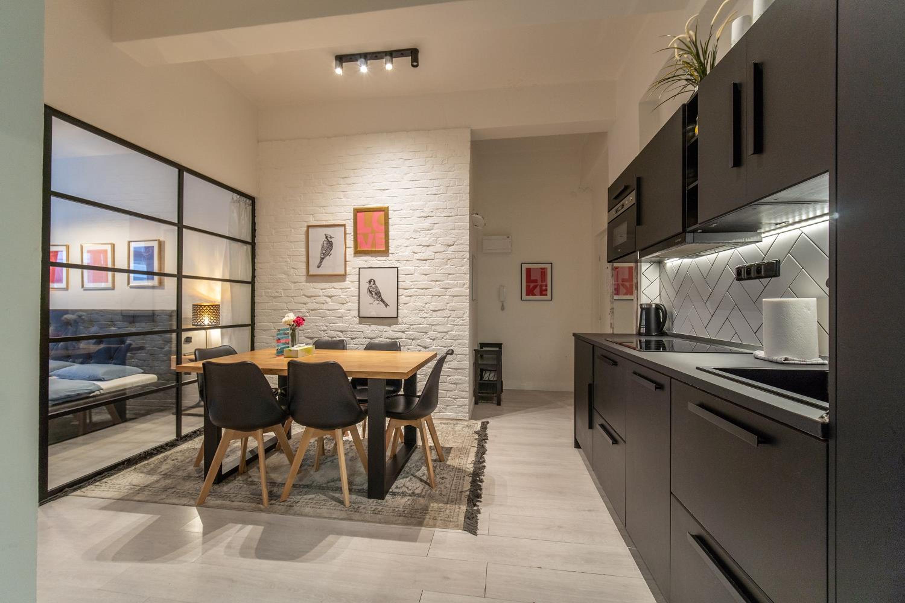 Sunny Central Apartment on Wenceslas Square by easyBNB