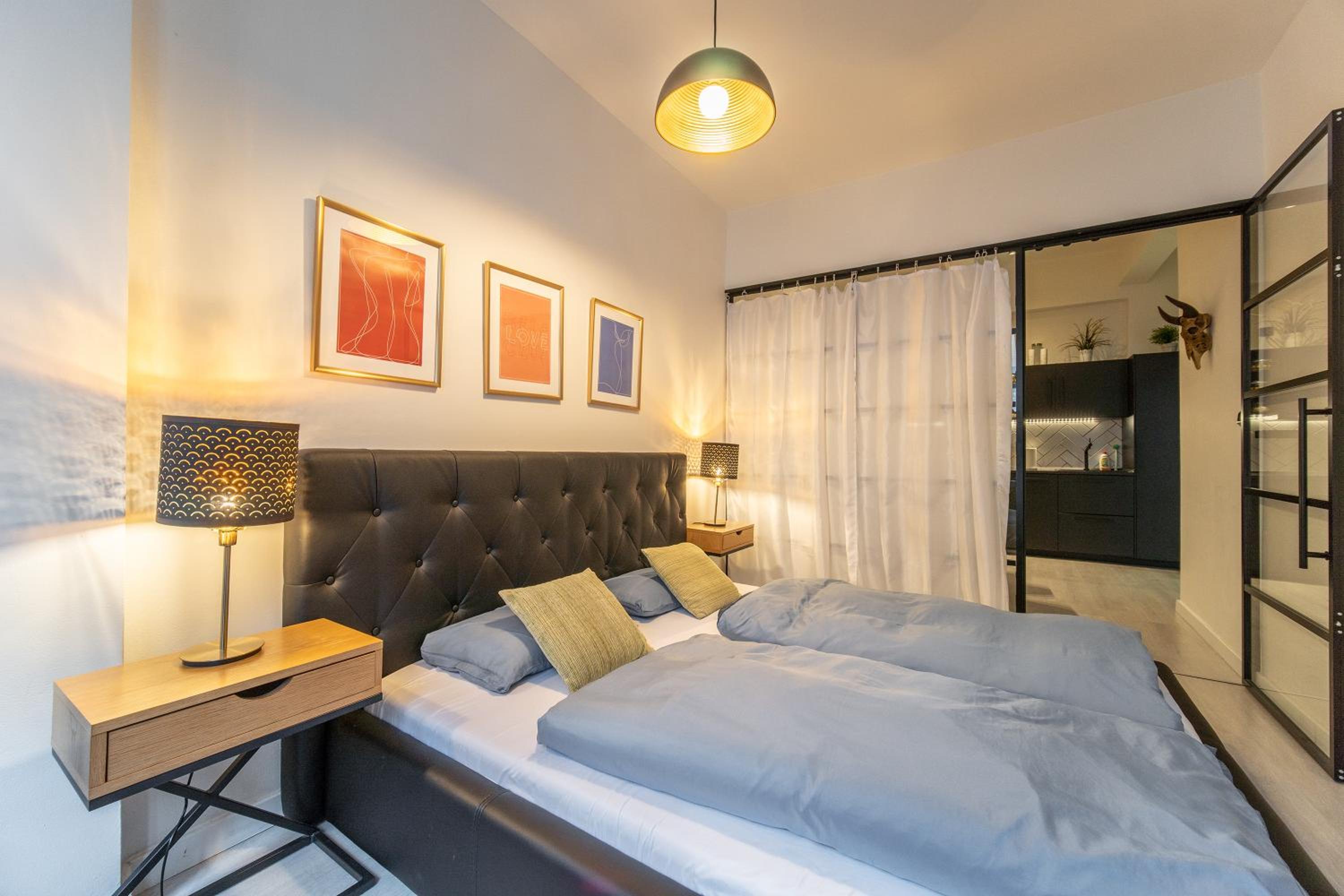 Sunny Central Apartment on Wenceslas Square by easyBNB