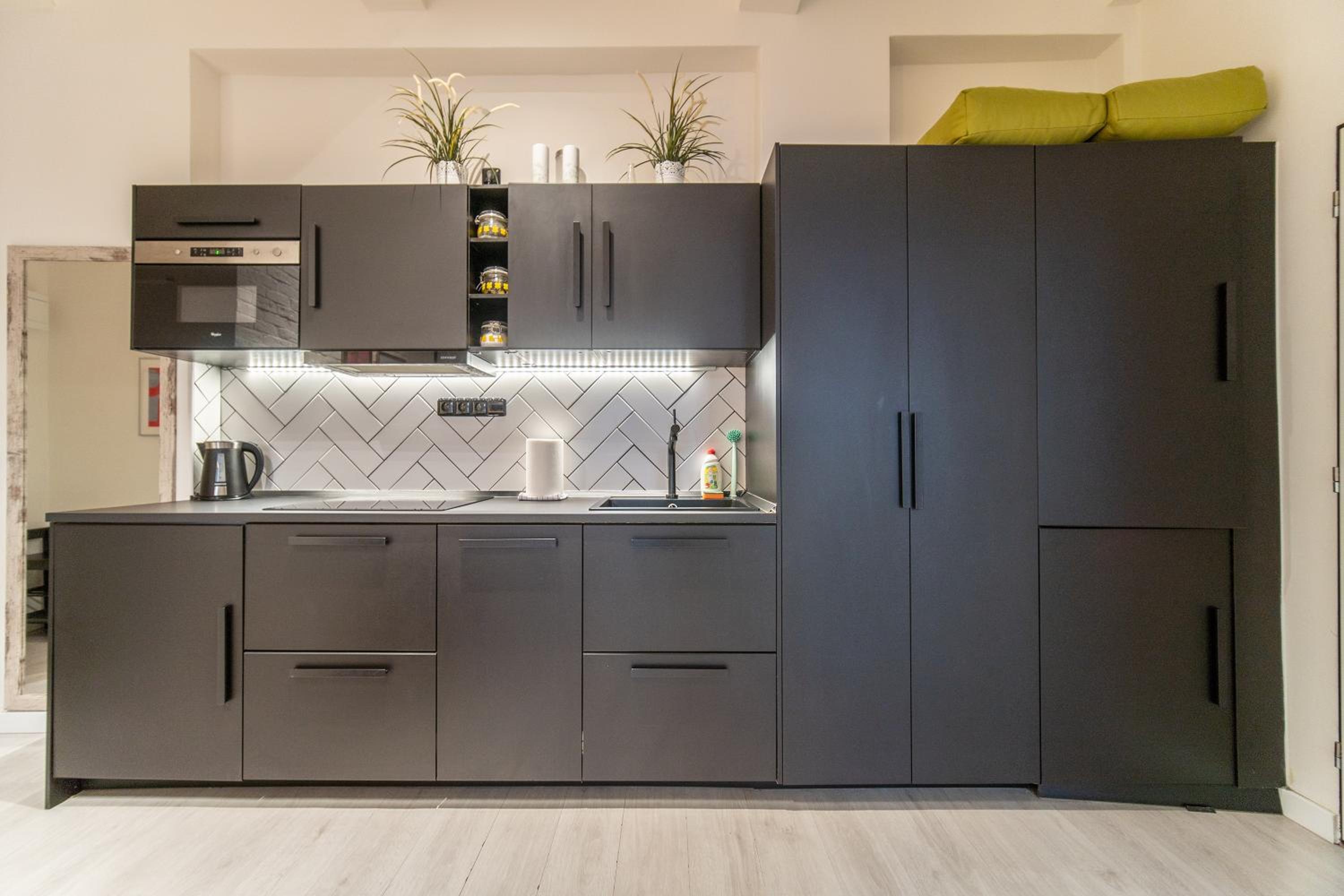 Sunny Central Apartment on Wenceslas Square by easyBNB