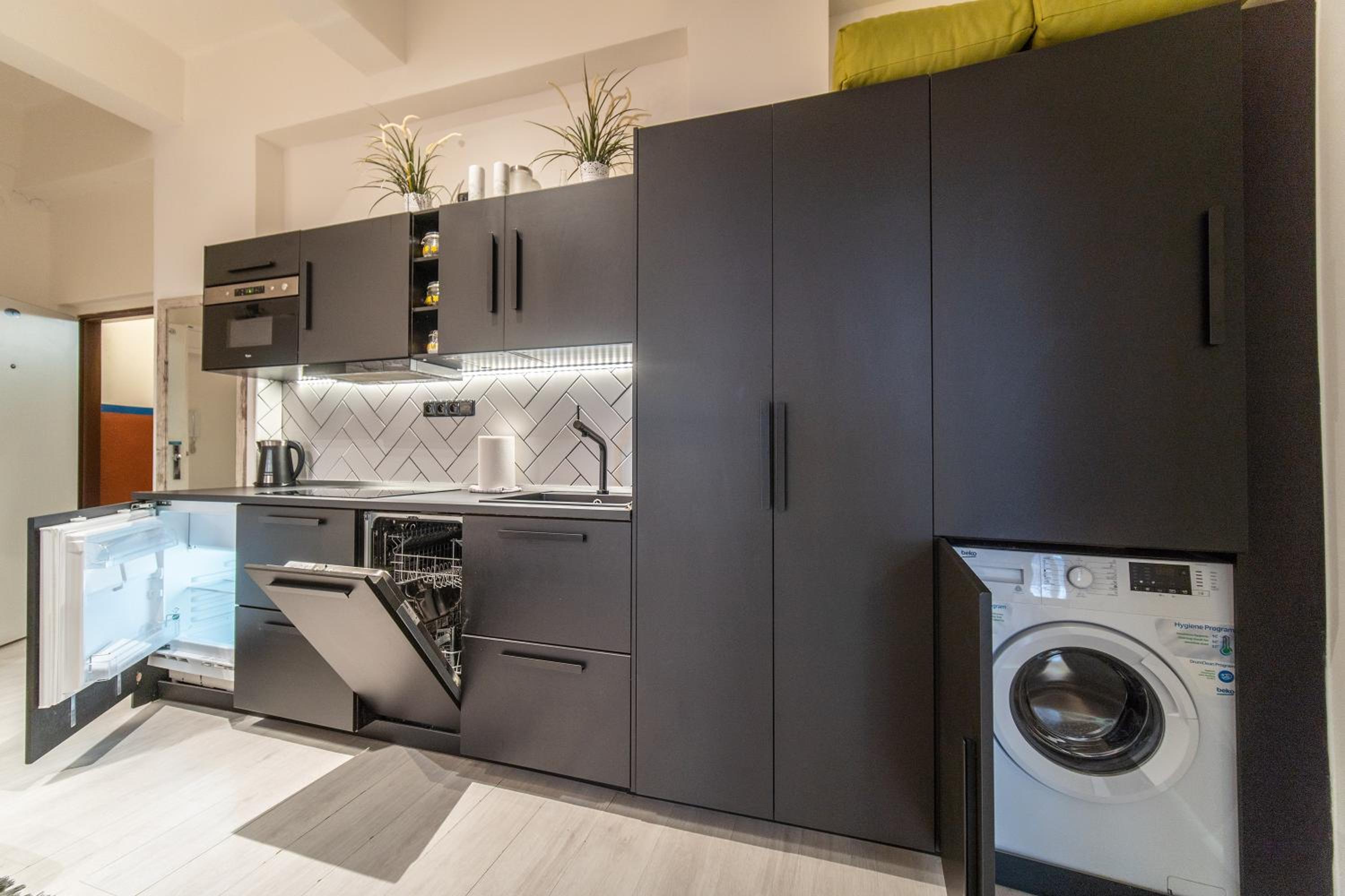 Sunny Central Apartment on Wenceslas Square by easyBNB