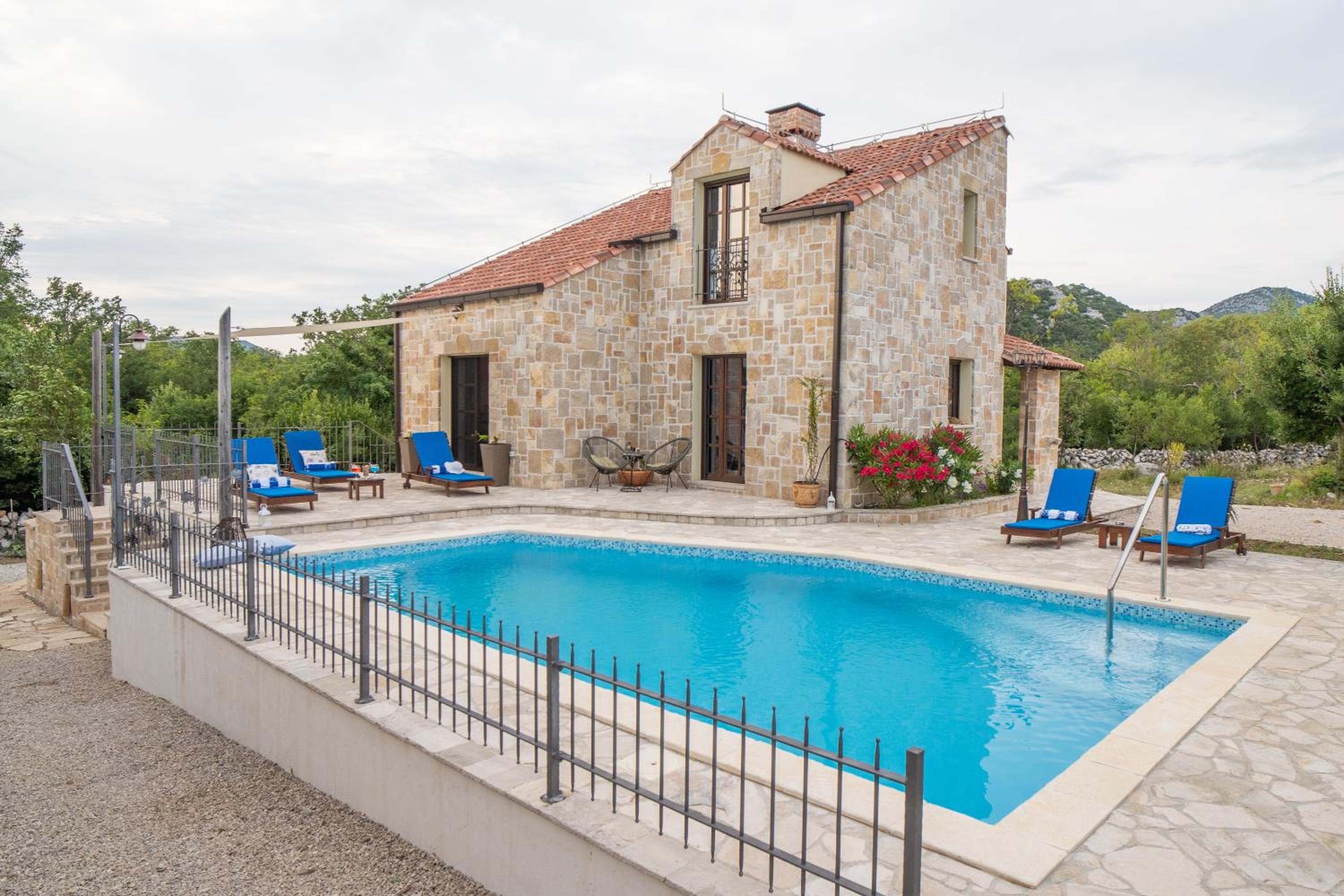 Villa Ilir