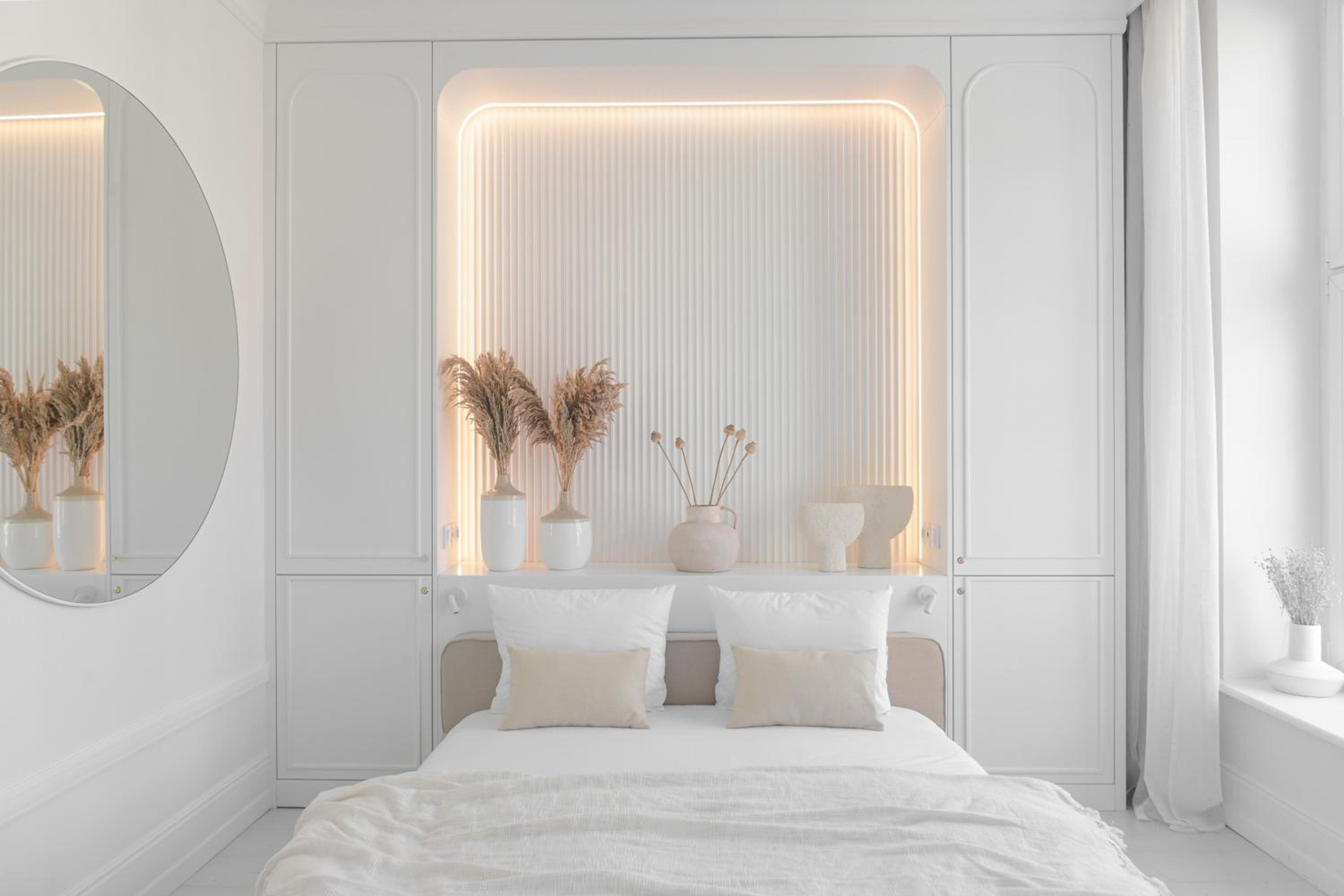 Old Town Pure White by Downtown Apartments