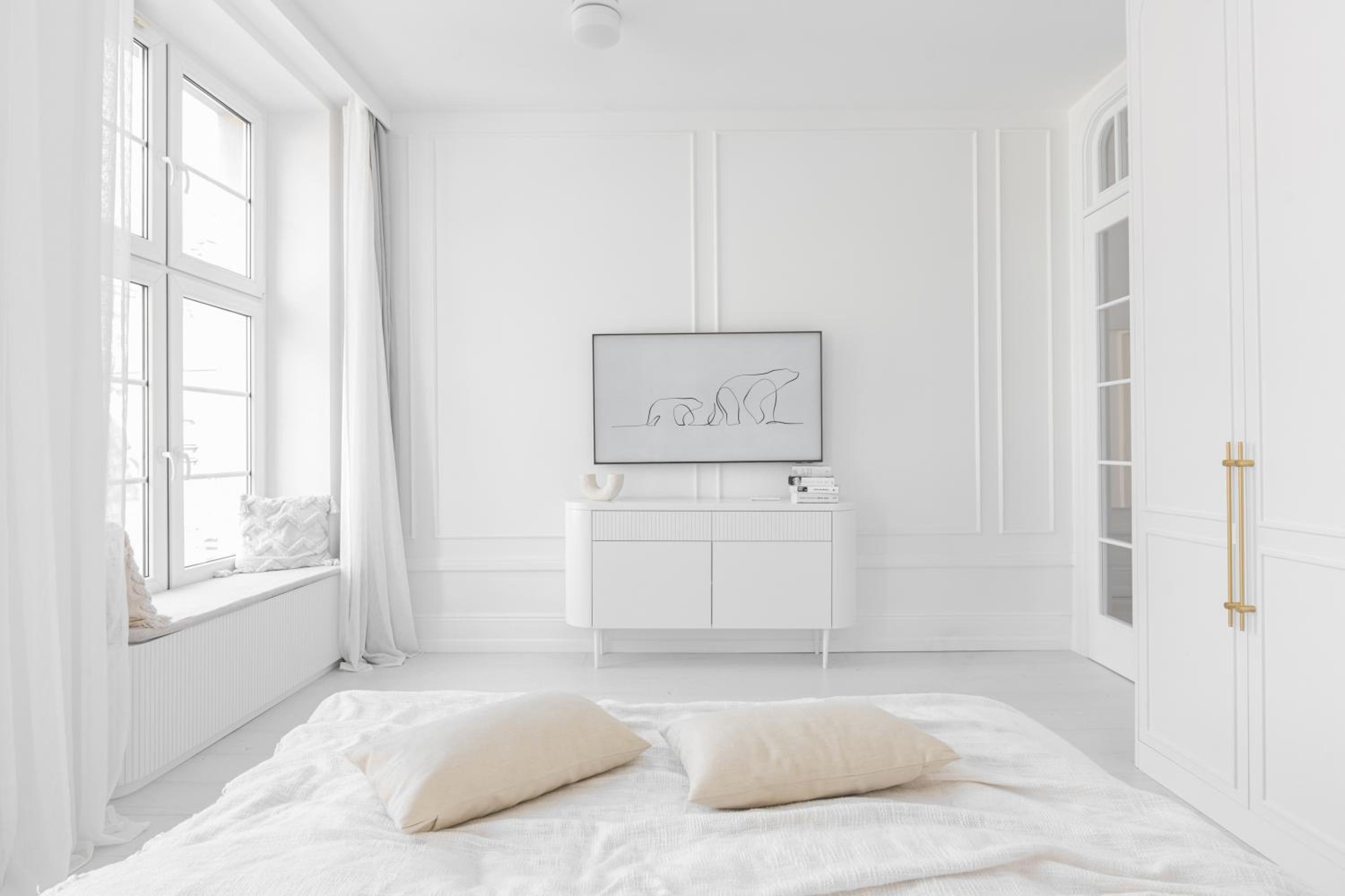 Old Town Pure White by Downtown Apartments