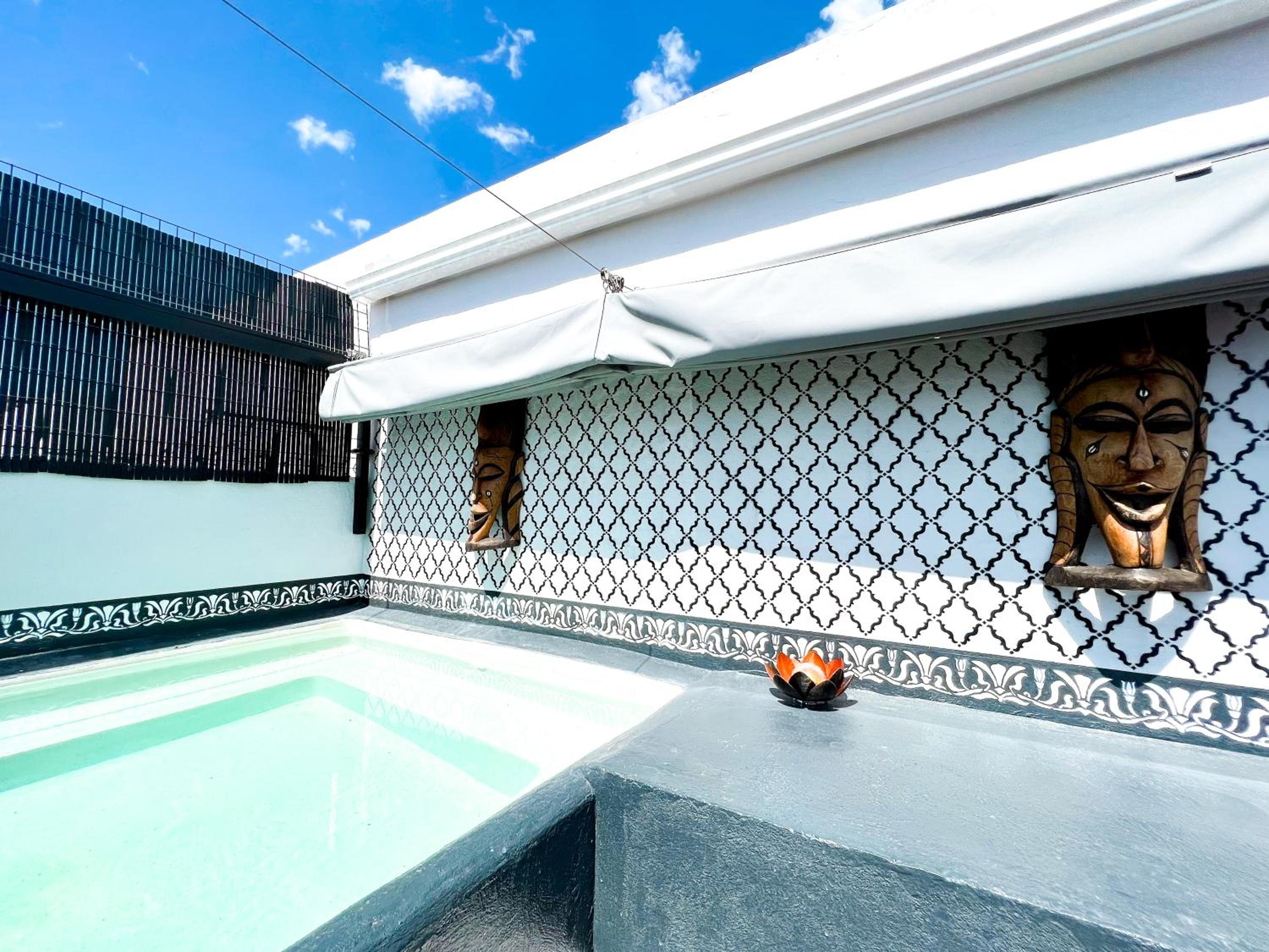 Townhouse with Arabic pool and close to the beach in Estepona view 4