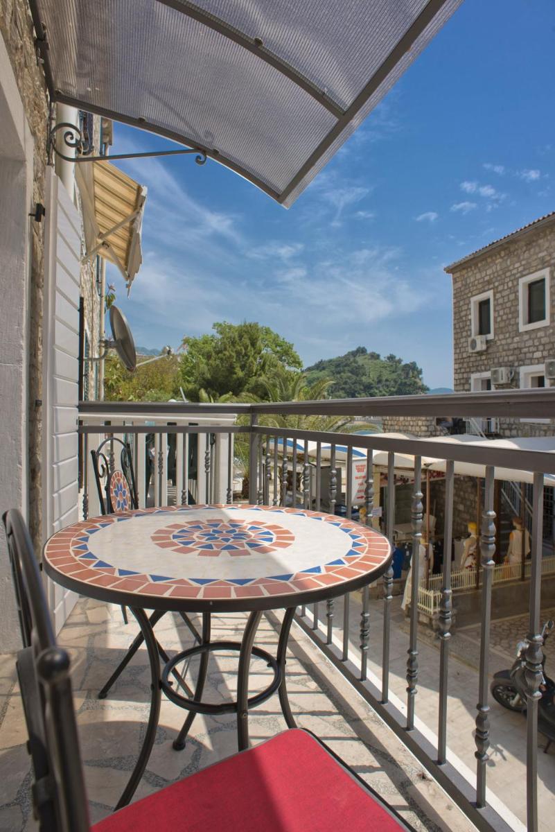 Piazza Apartments 2 view 4