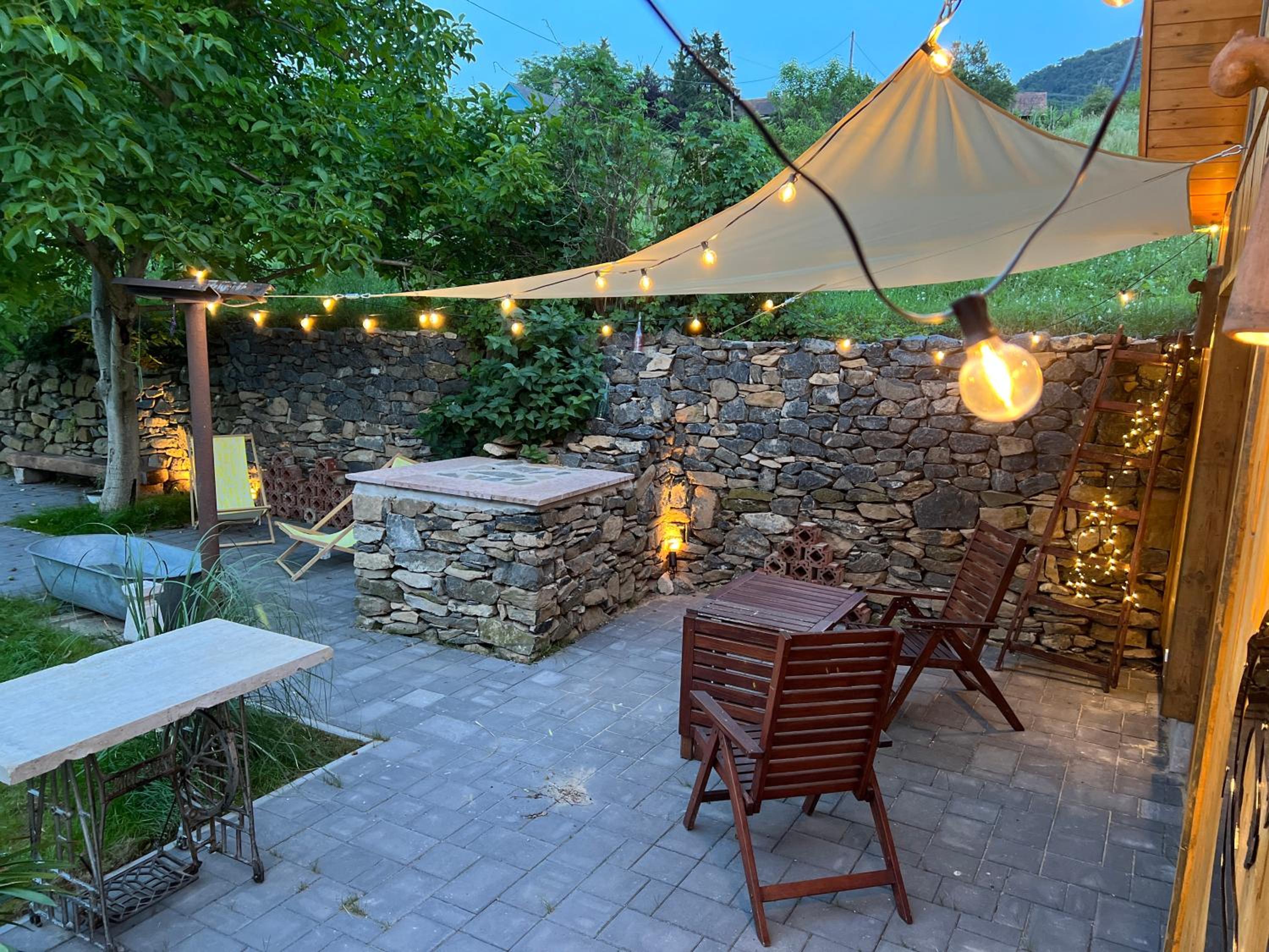 Sárkányok Háza Vendégház Jakuzzival - House of Dragons Guesthouse with jakuzzi view 3