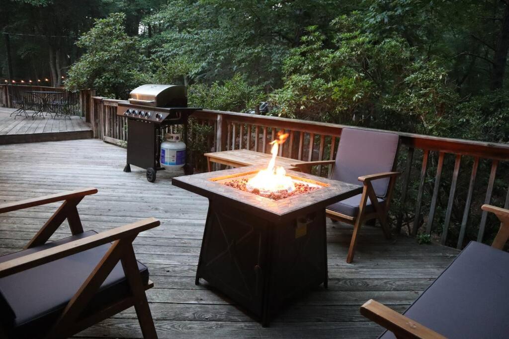 Hotel Luxe Lake Harmony Home, Game Room, Firepit, Deck - Image 1