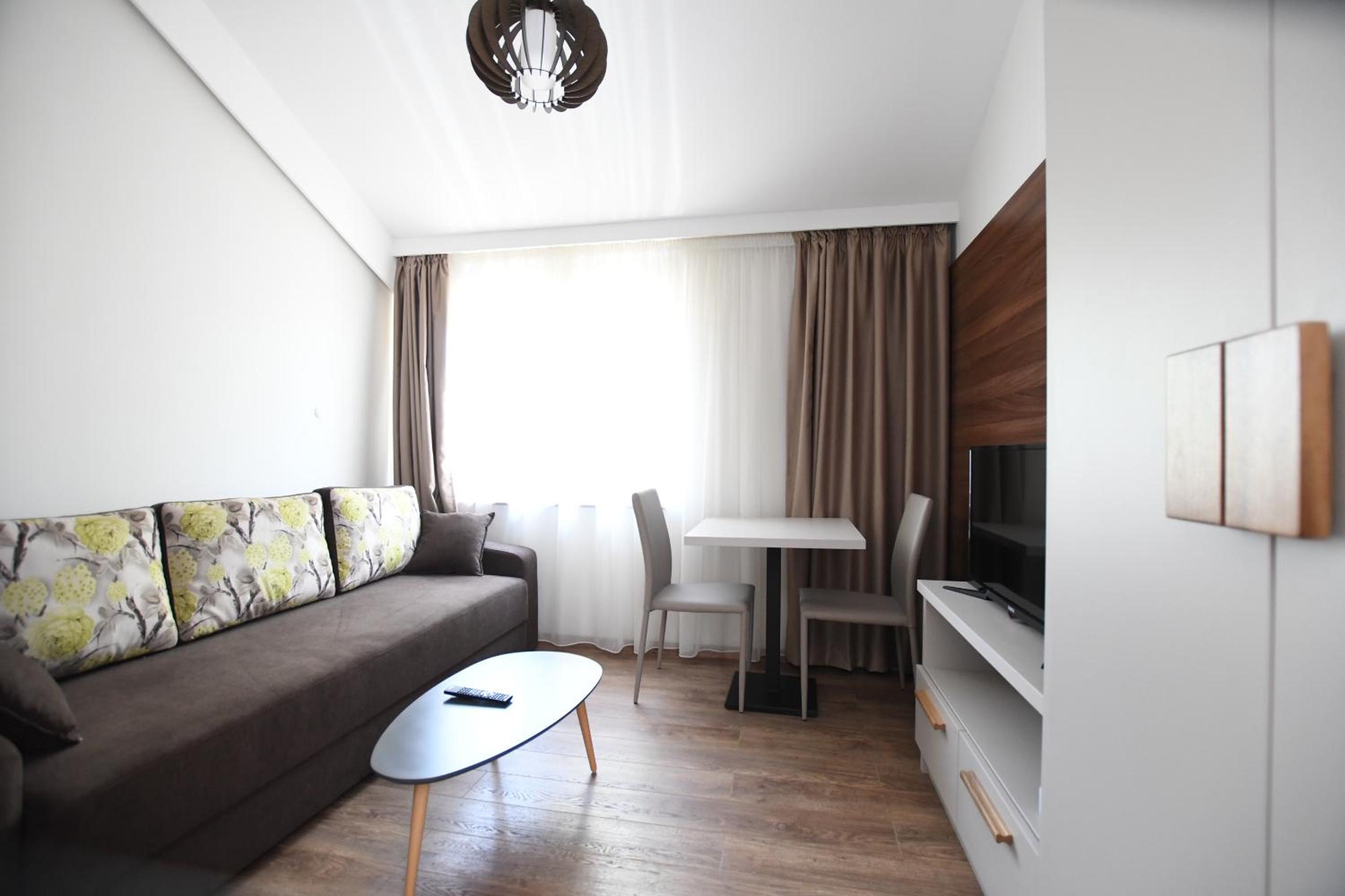 Atrijum Apartments and Rooms