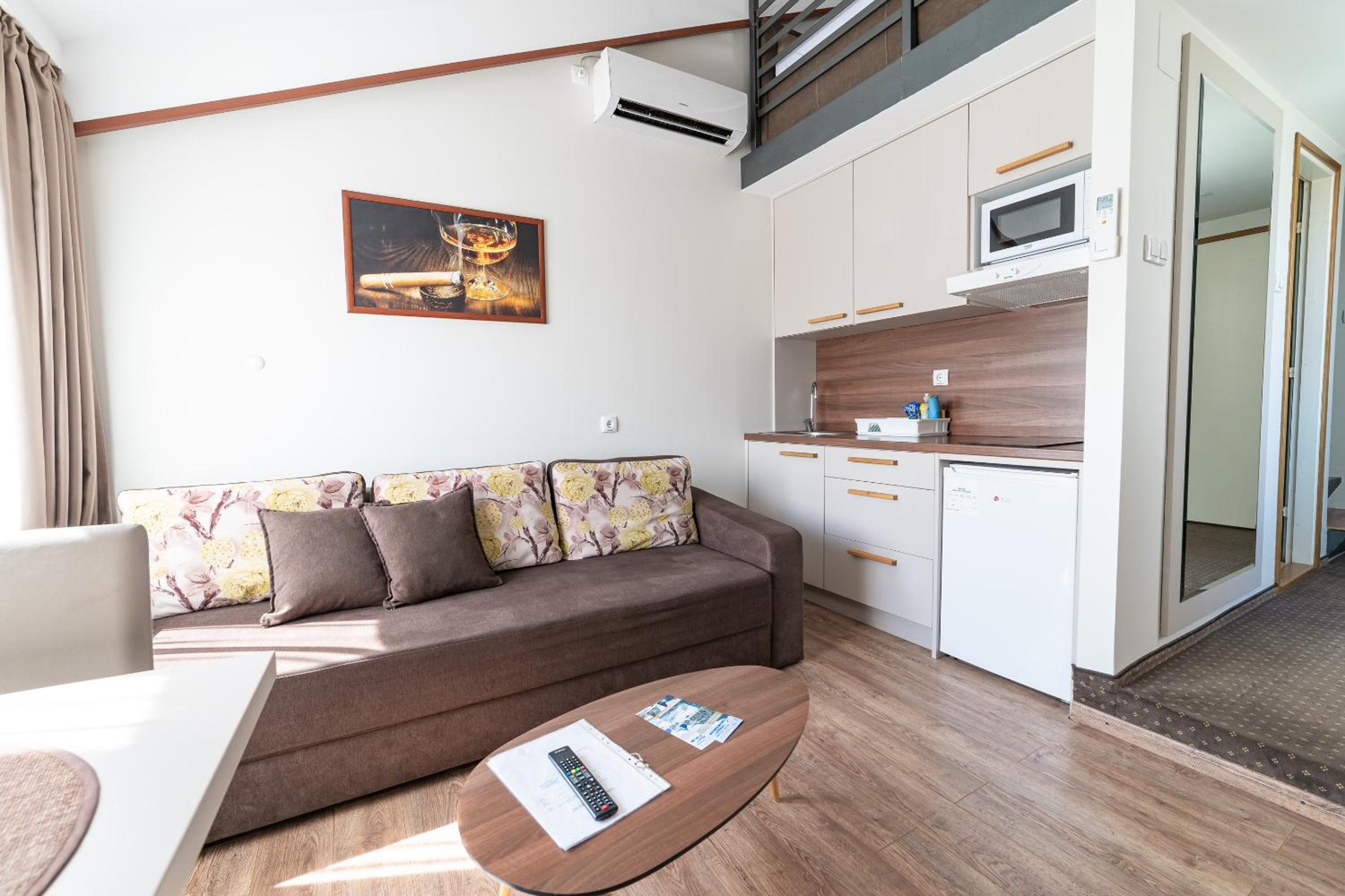 Atrijum Apartments and Rooms