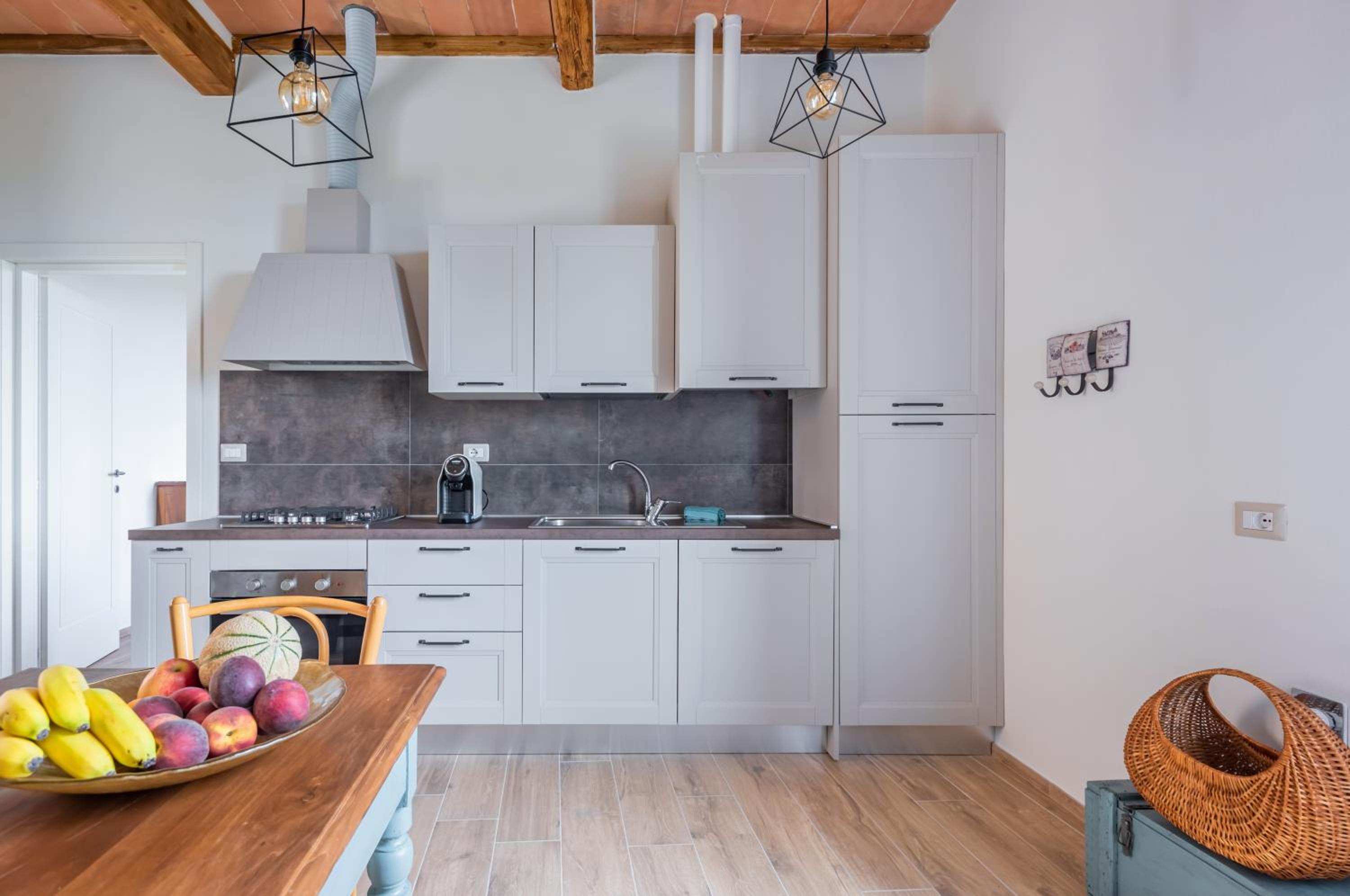 GuestHost - Porta Romana Elegant Apartment with Private Parking view 3