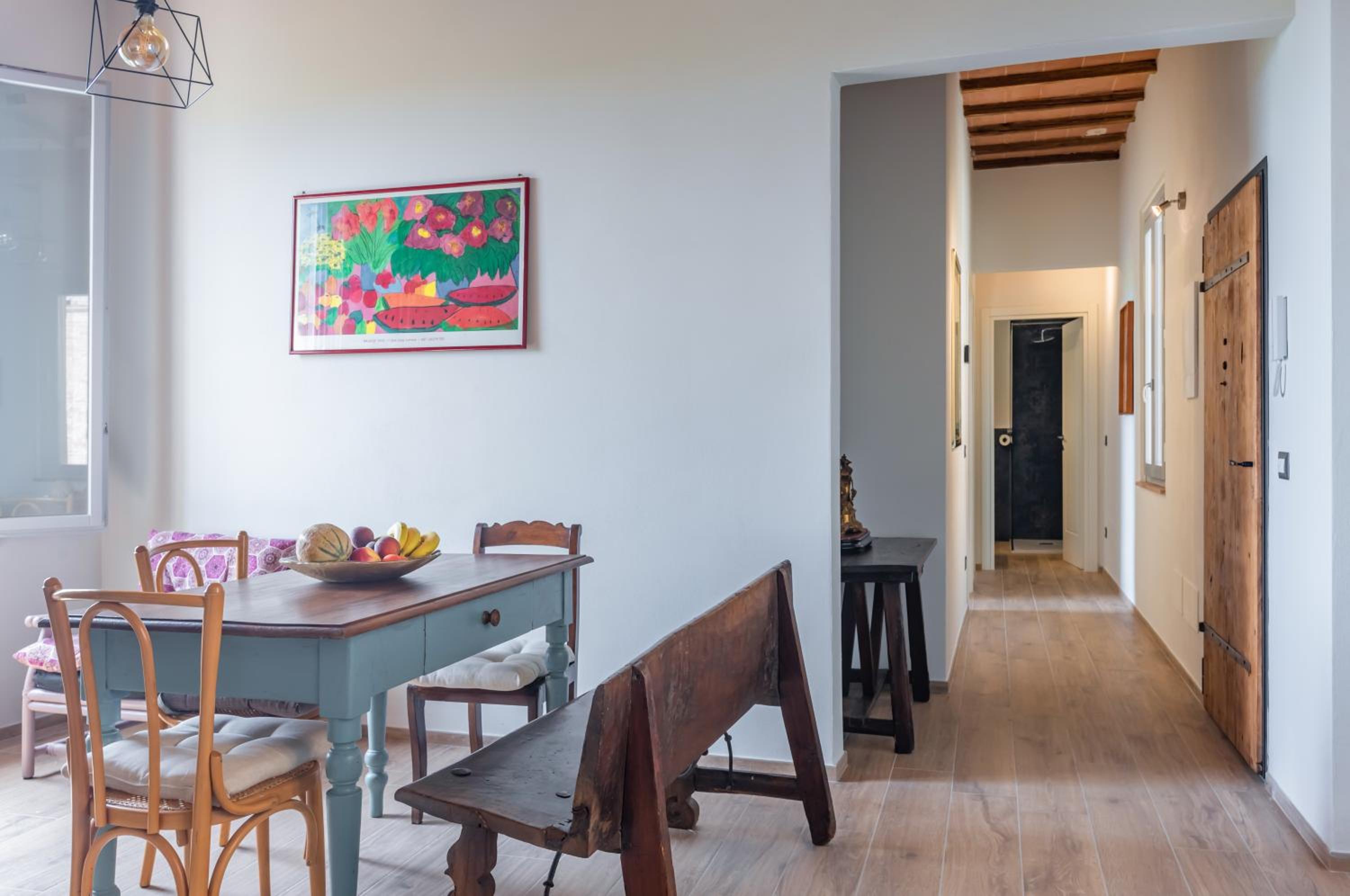 GuestHost - Porta Romana Elegant Apartment with Private Parking view 4
