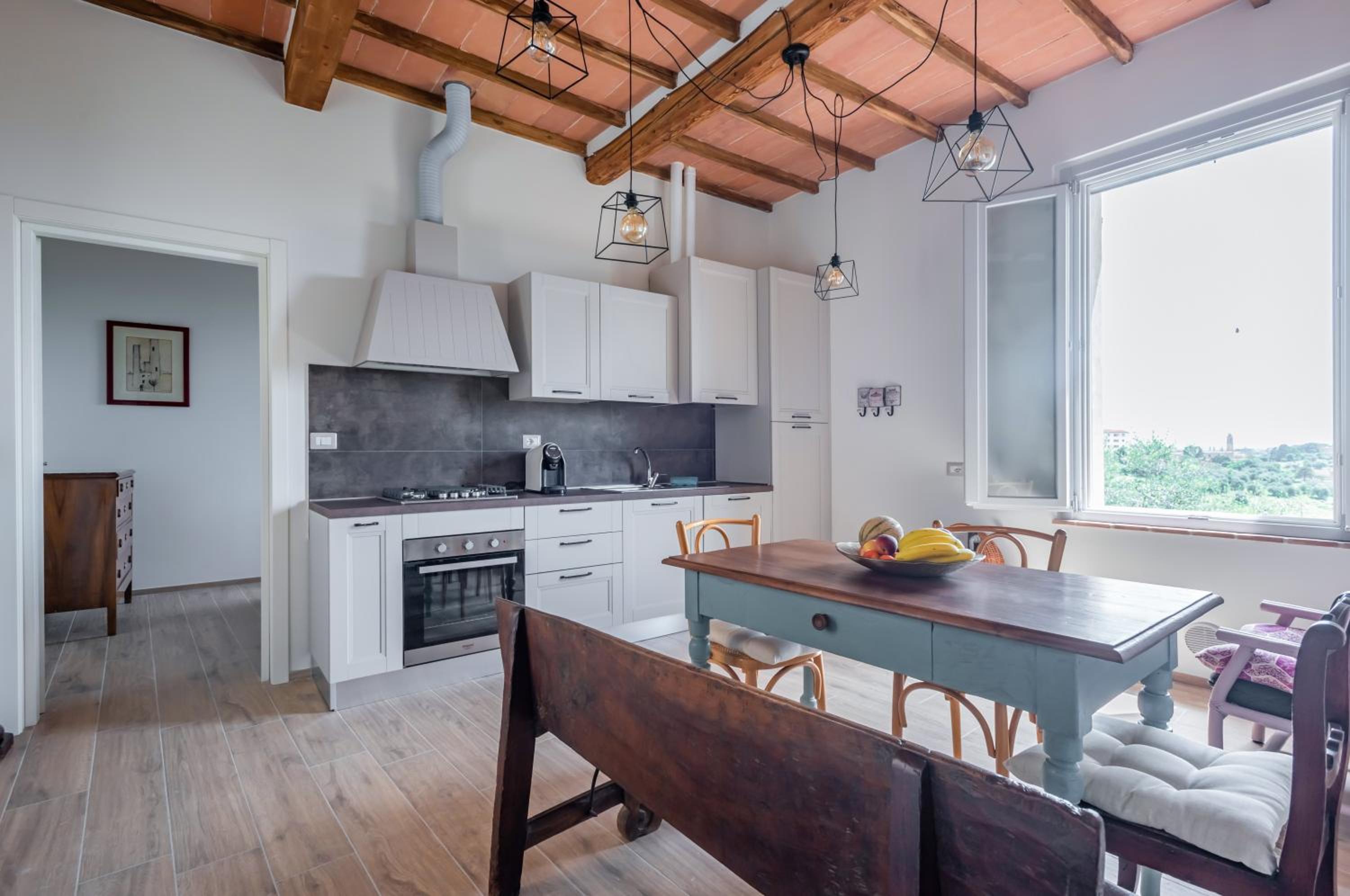 GuestHost - Porta Romana Elegant Apartment with Private Parking view 2