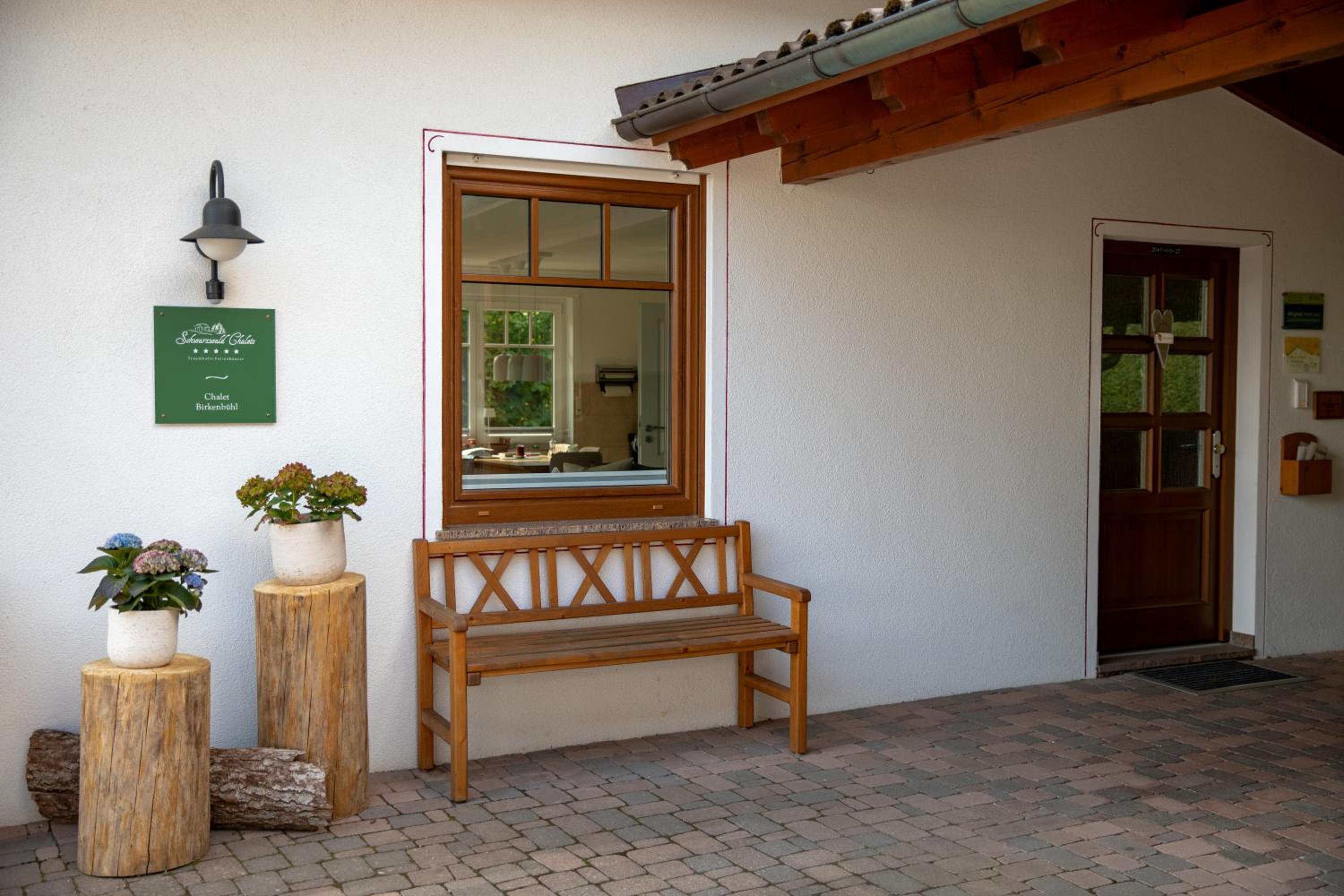 Hotel Schwarzwald Chalets - Image 1