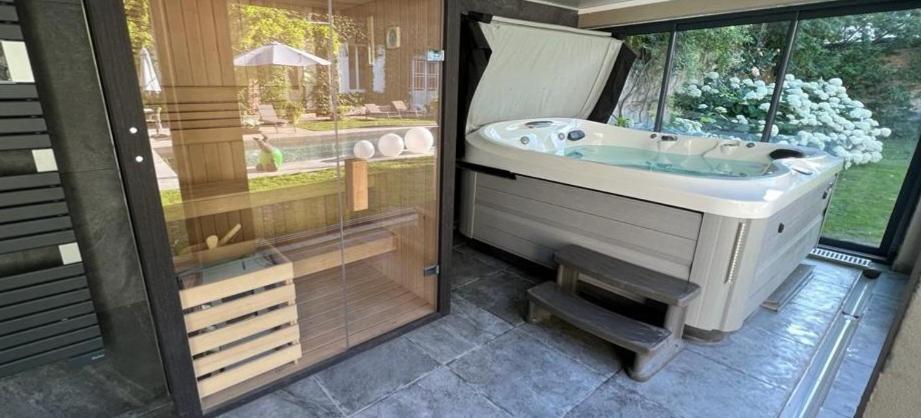 Demeure Les Aiglons, Chambres d'hôtes & Spa