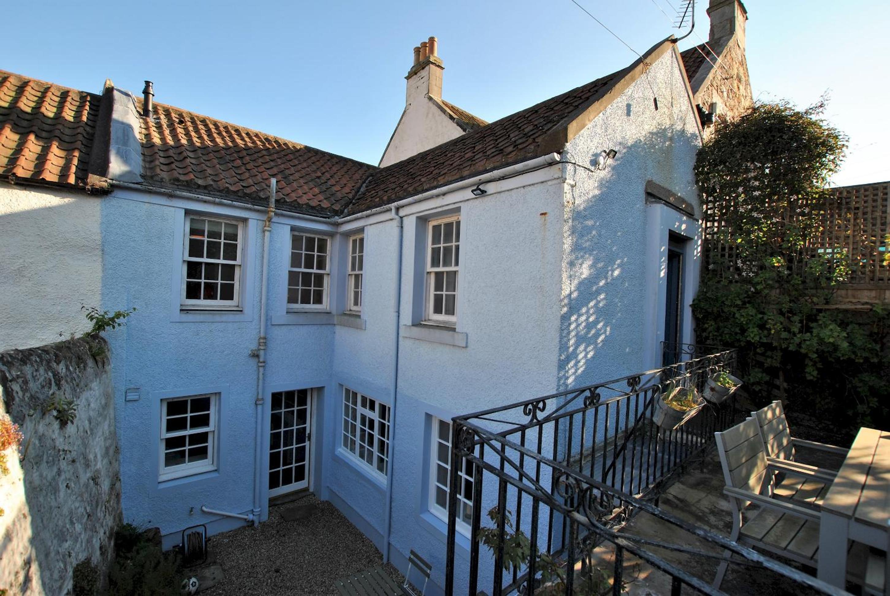 Sea Holly Cottage- coastal retreat Pittenweem view 4