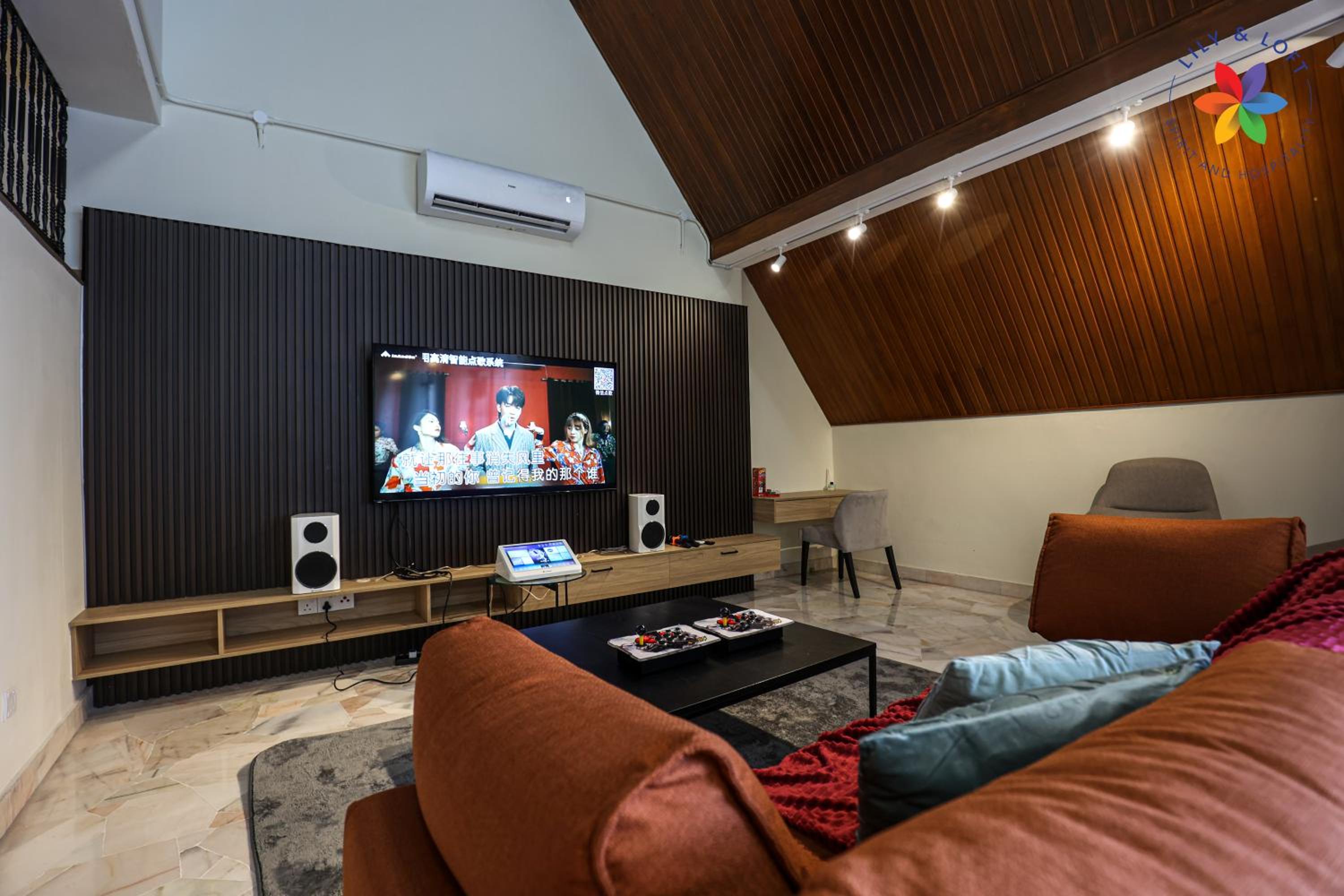 KL Townhouse Villa by LilyandLoft