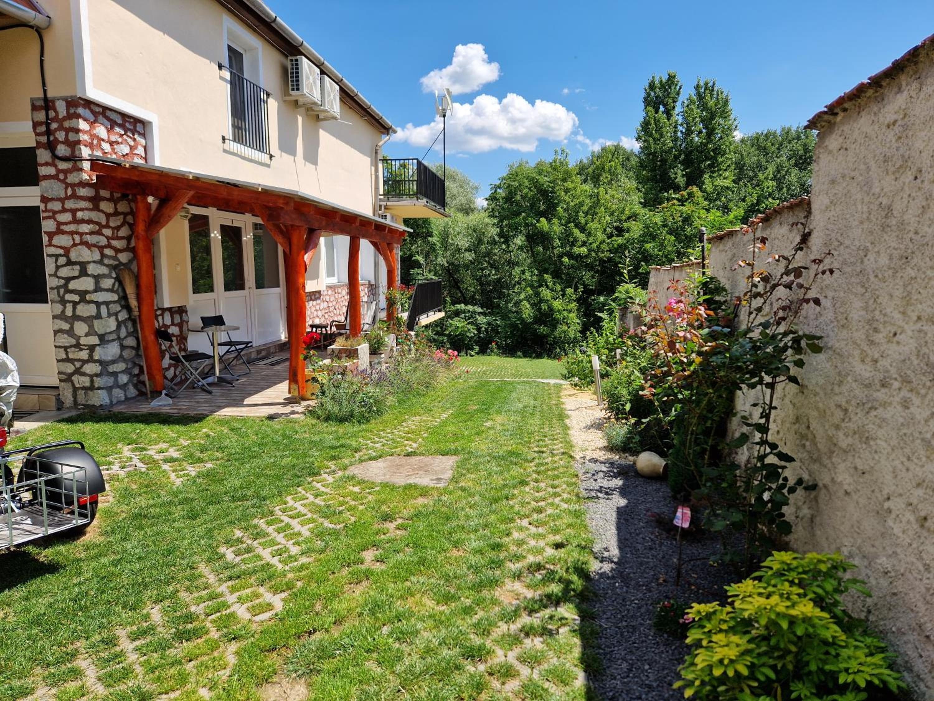 Gecse-Villa view 4