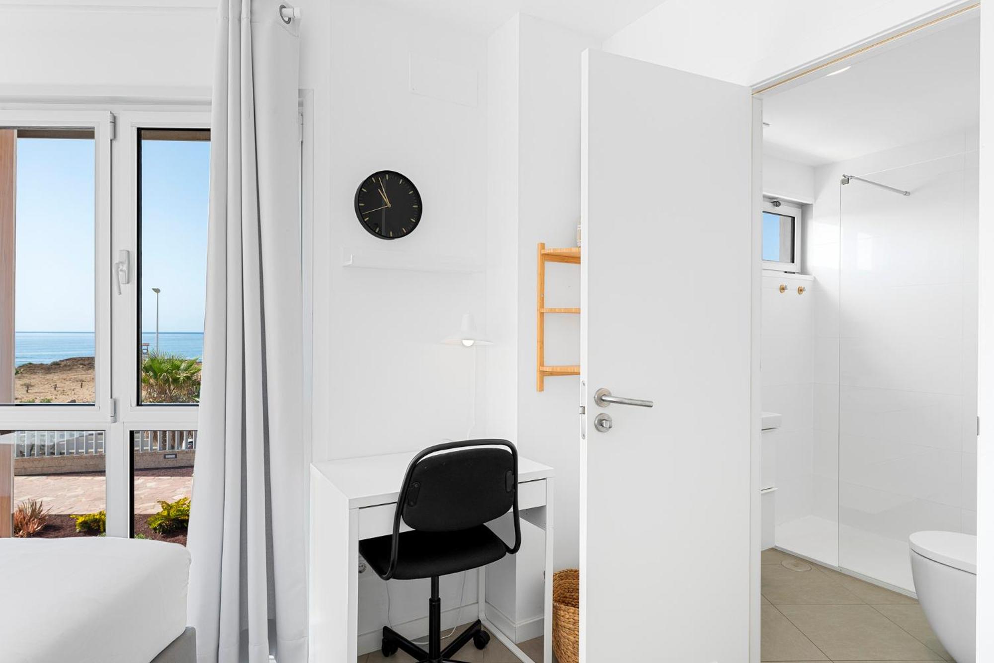 MEDANO4YOU Surfers Paradise Beachfront Home