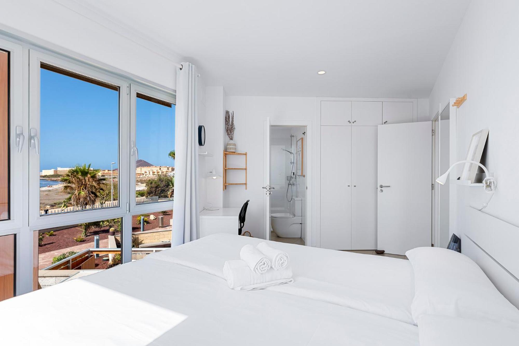 MEDANO4YOU Surfers Paradise Beachfront Home