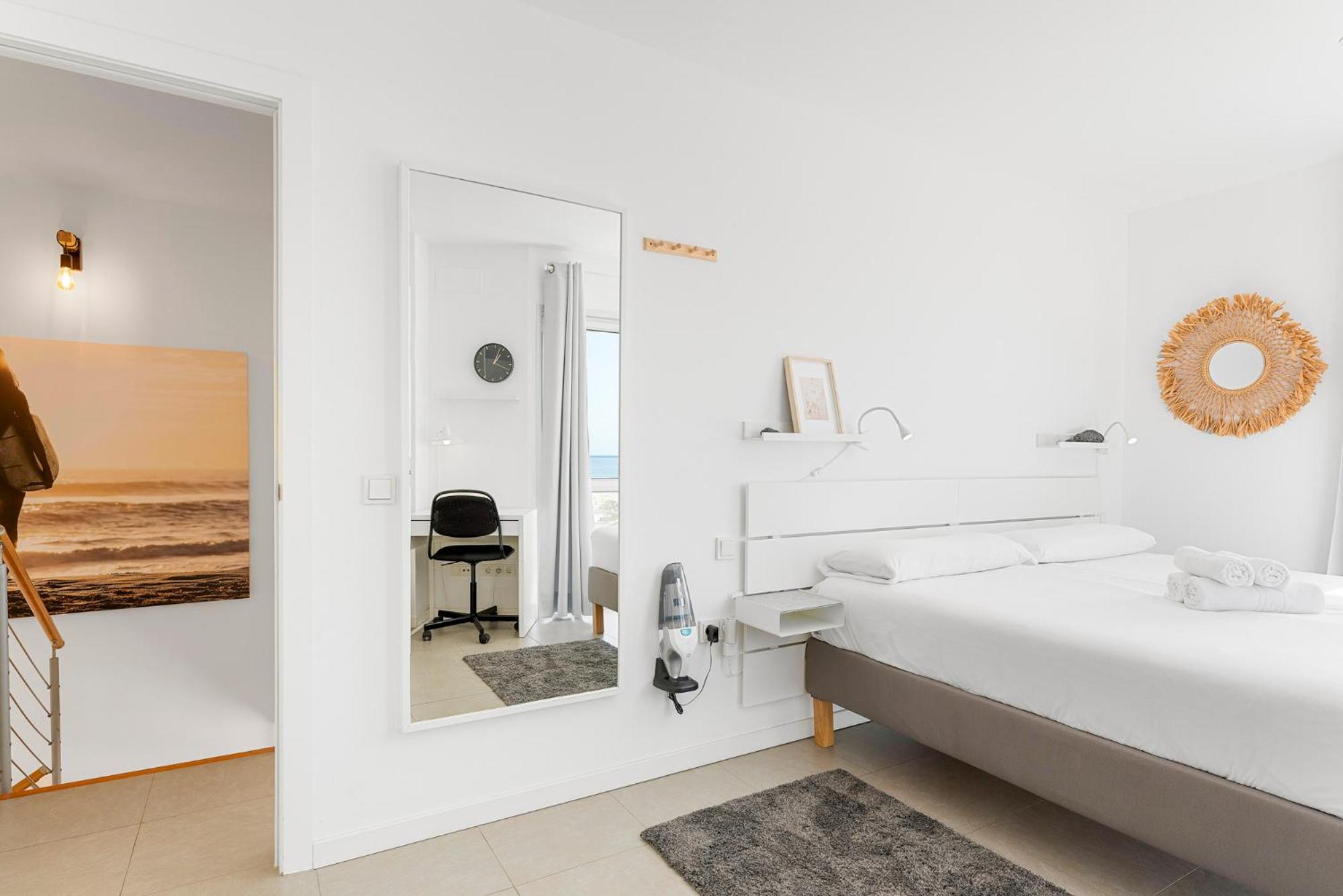MEDANO4YOU Surfers Paradise Beachfront Home
