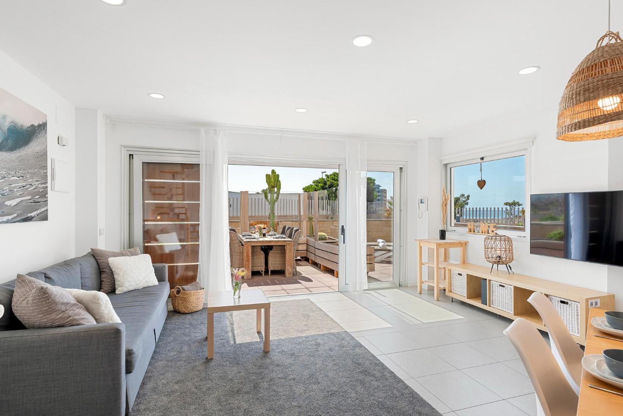 MEDANO4YOU Surfers Paradise Beachfront Home
