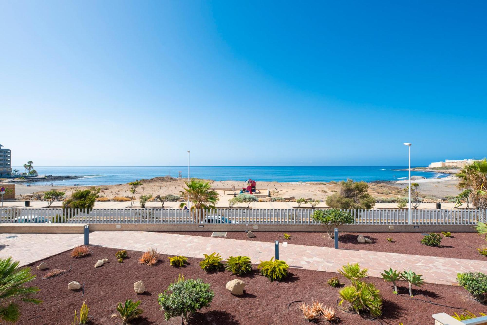 MEDANO4YOU Surfers Paradise Beachfront Home