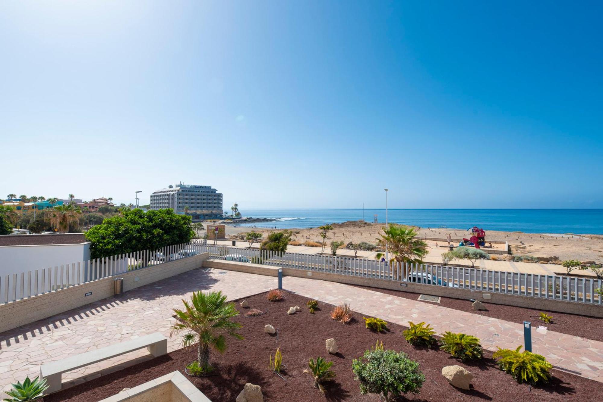 MEDANO4YOU Surfers Paradise Beachfront Home
