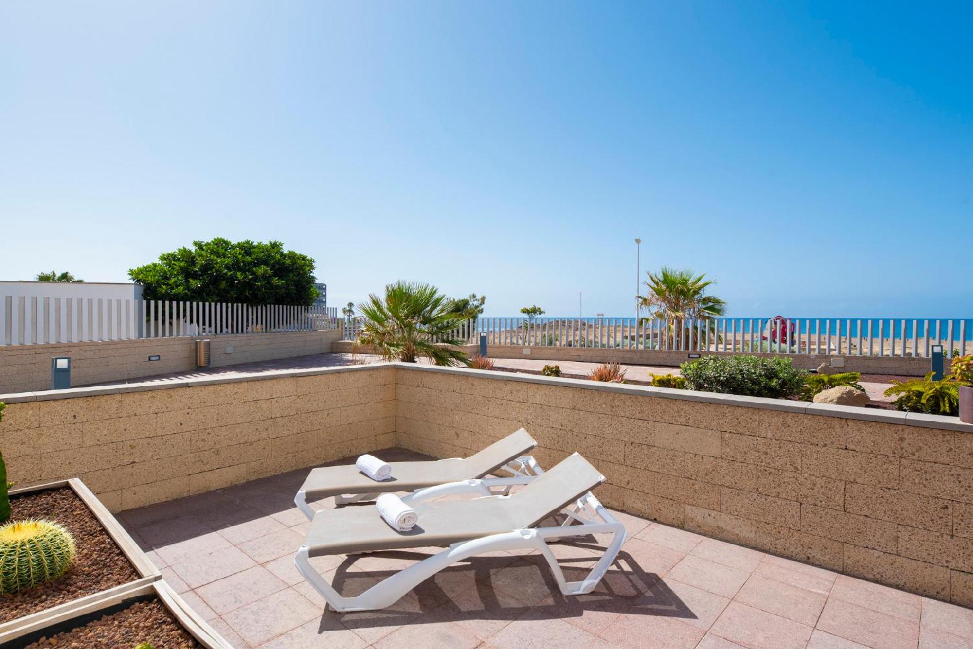 MEDANO4YOU Surfers Paradise Beachfront Home