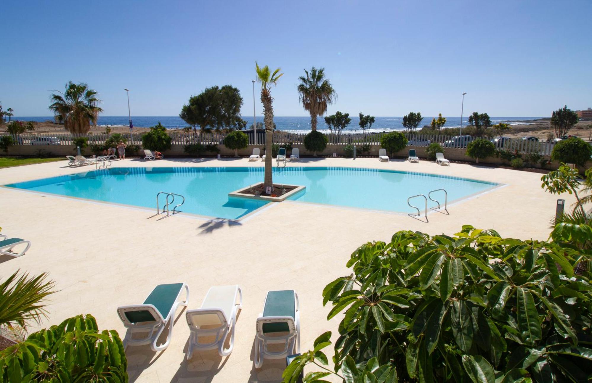 MEDANO4YOU Surfers Paradise Beachfront Home