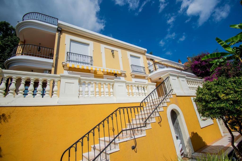 Vila Oliva