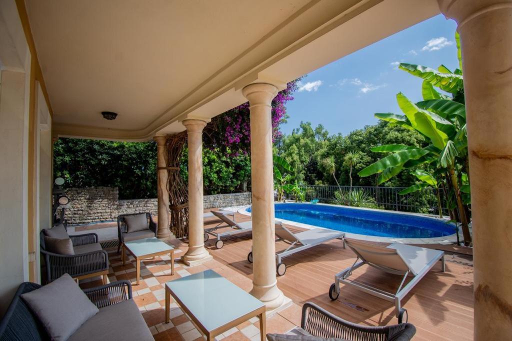 Vila Oliva