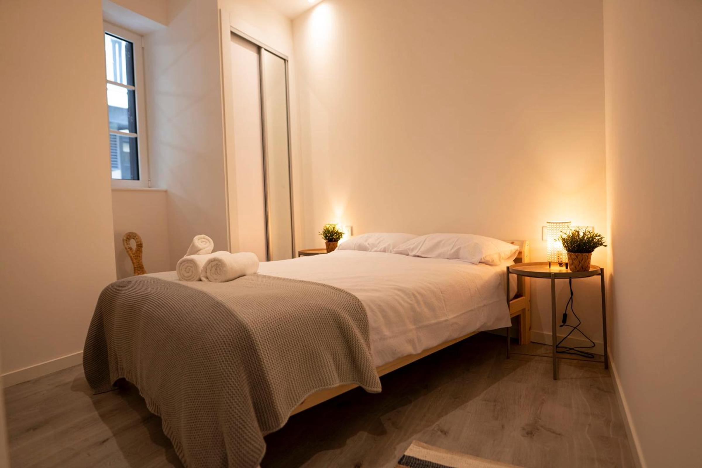 Sylvian Suite 13-Hosted by Sweetstay view 5