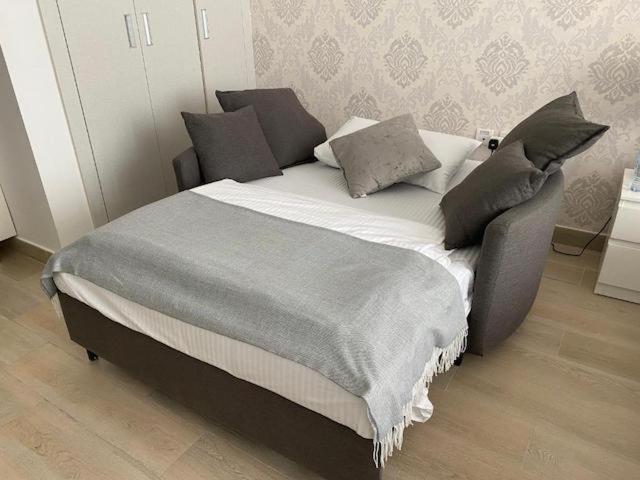Apartment on 26th Floor & Beautiful Views (2 adults + 2 kids)