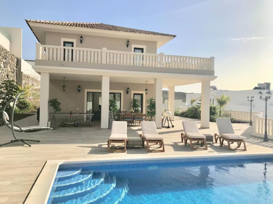 Hotel Villa Vista Bella Costa Adeje in ruhiger Villengegend mit Meerblick - Image 1