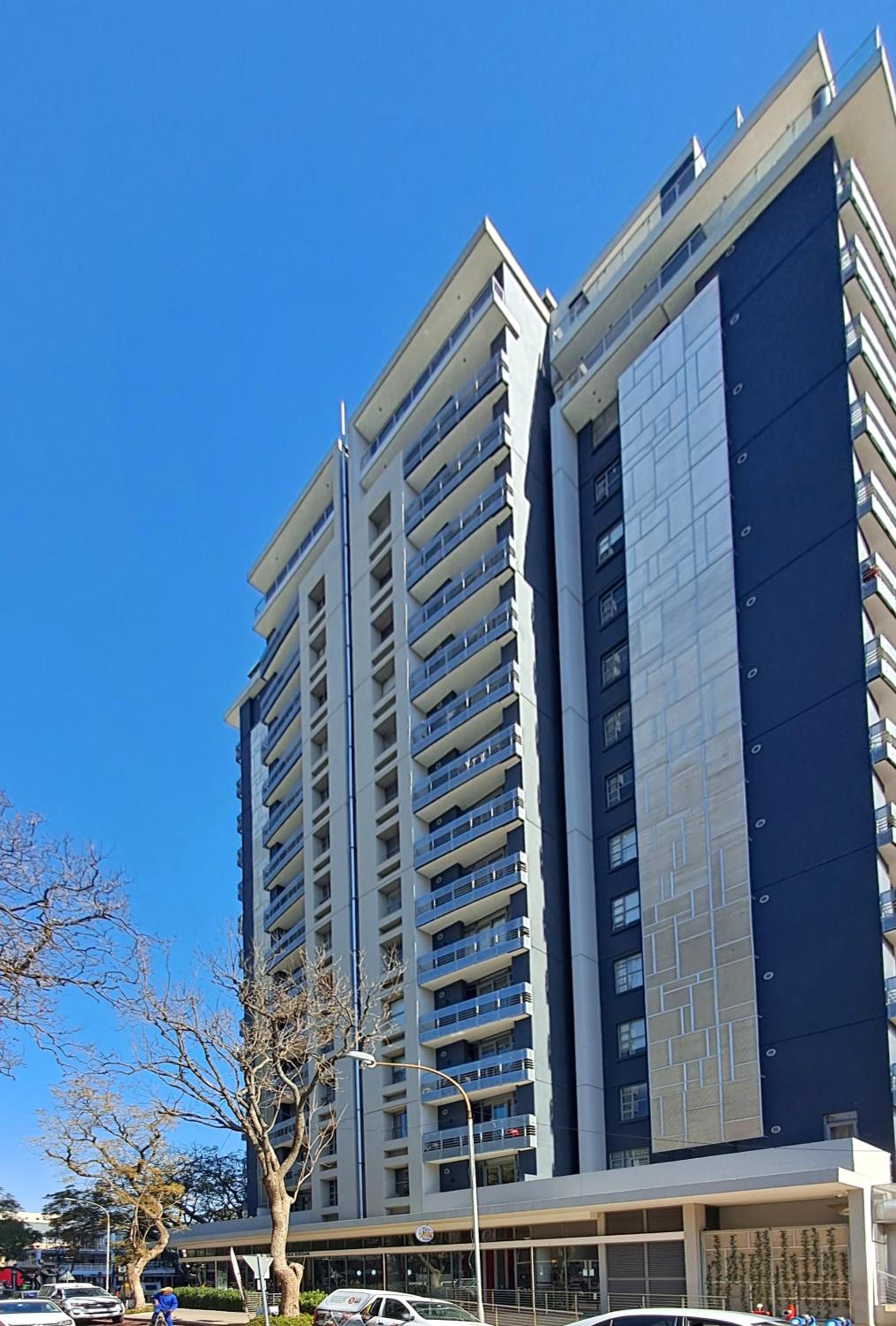 The Median Rosebank Luxury Apartment - Building with Generator
