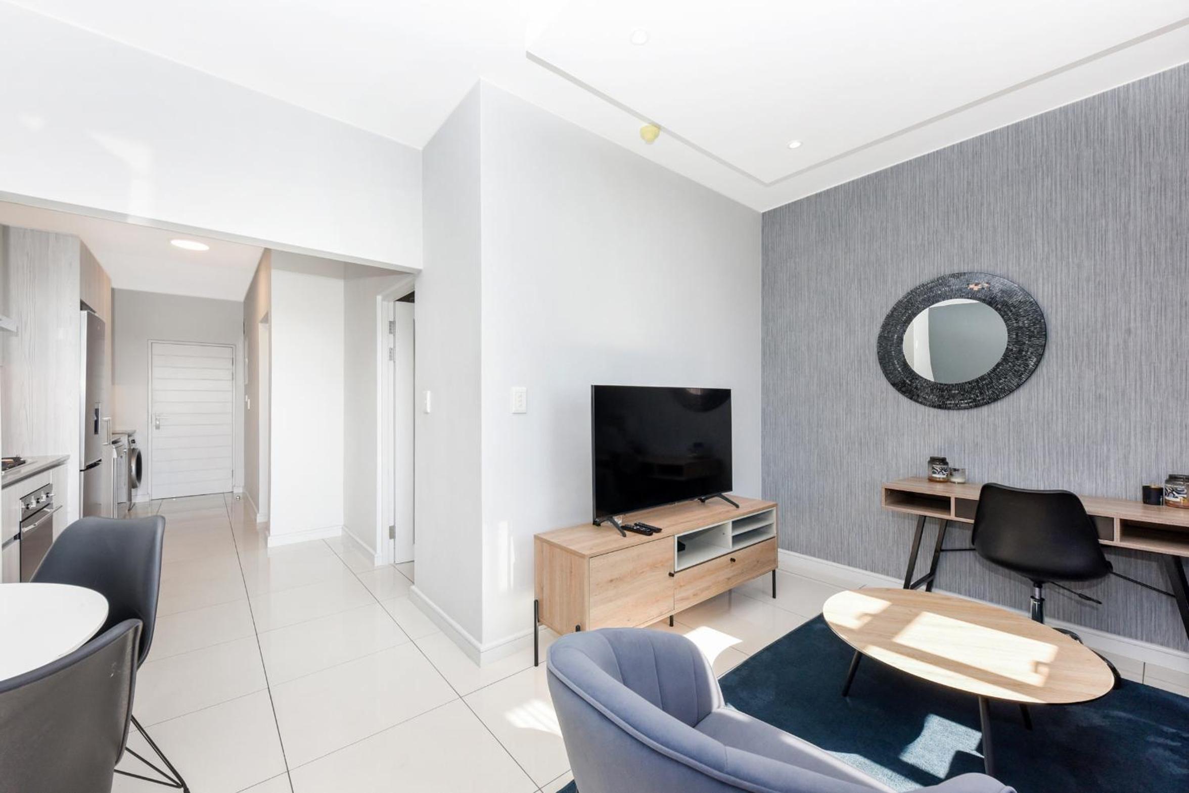 The Median Rosebank Luxury Apartment - Building with Generator