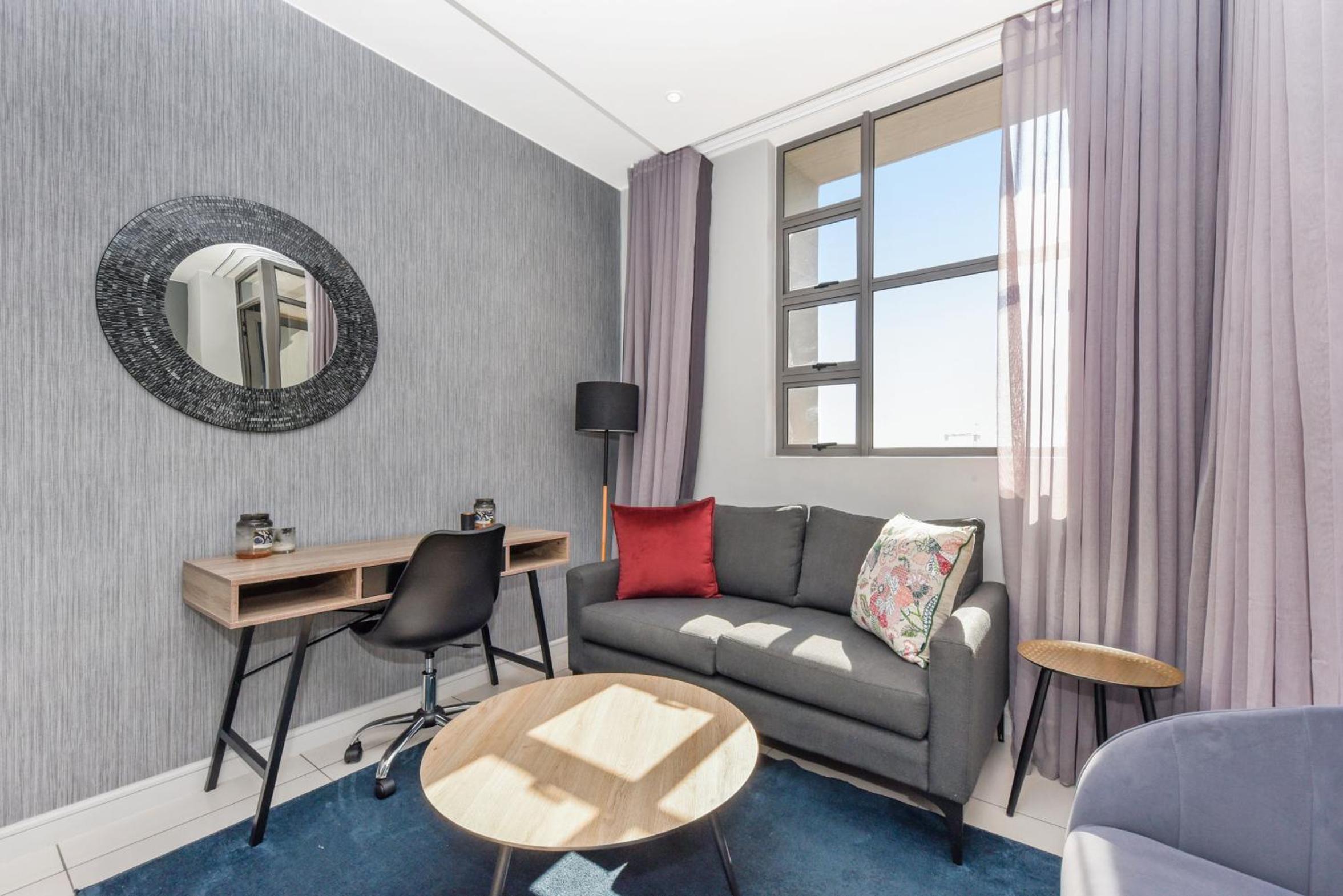 The Median Rosebank Luxury Apartment - Building with Generator