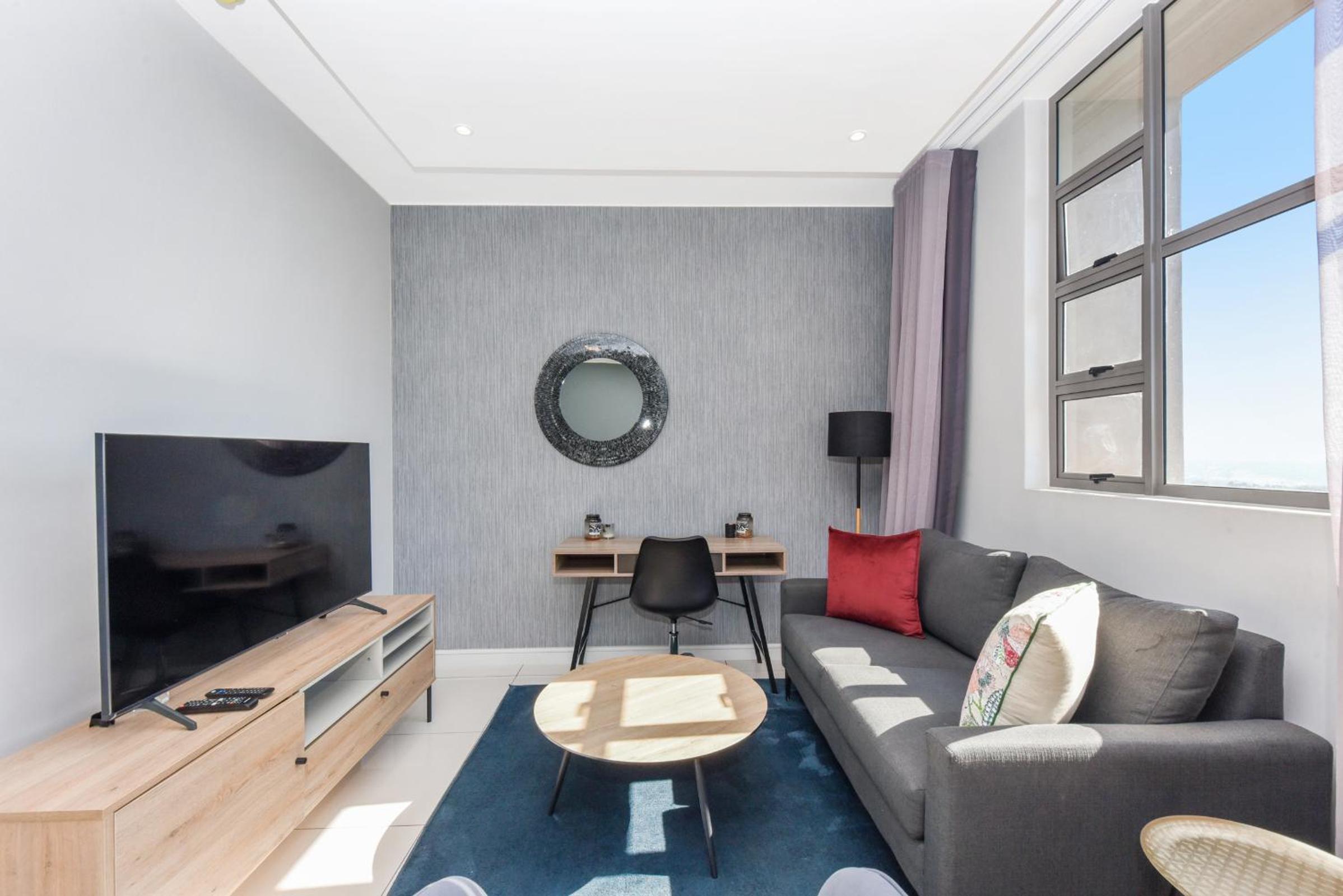 The Median Rosebank Luxury Apartment - Building with Generator