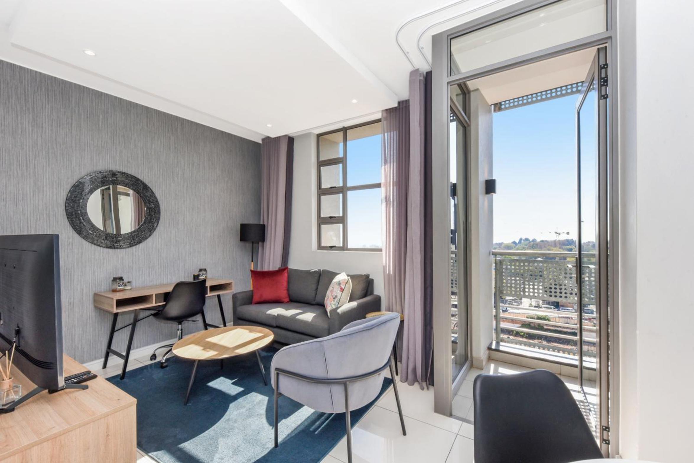 The Median Rosebank Luxury Apartment - Building with Generator