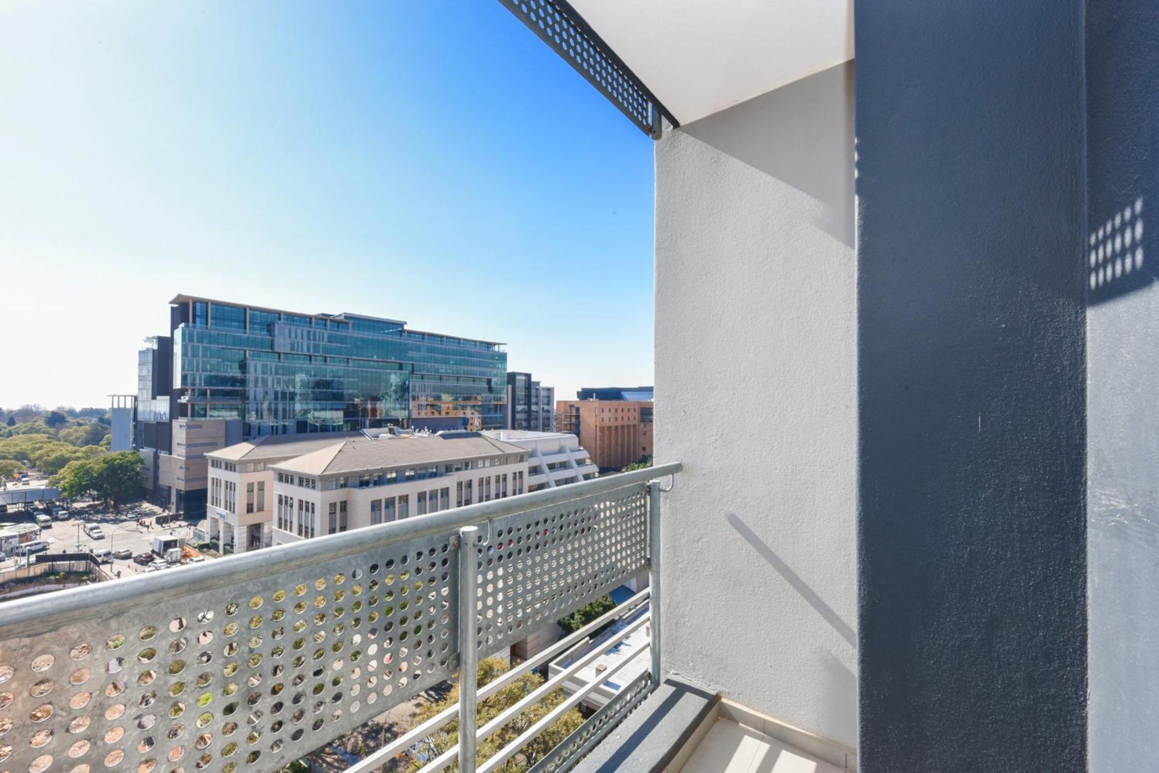 The Median Rosebank Luxury Apartment - Building with Generator