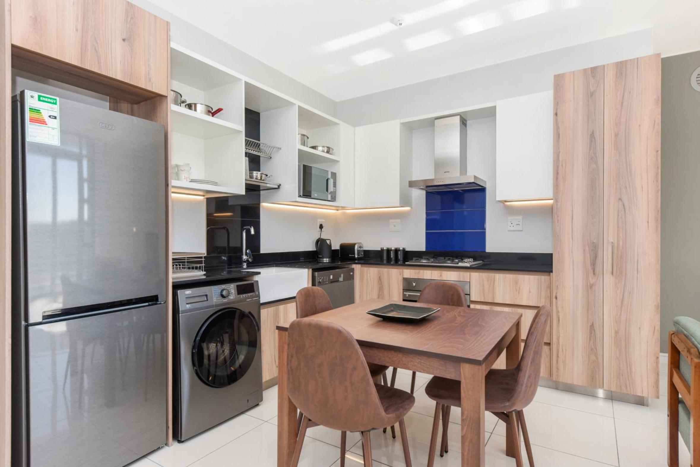 The Median Rosebank Luxury Apartment - Building with Generator