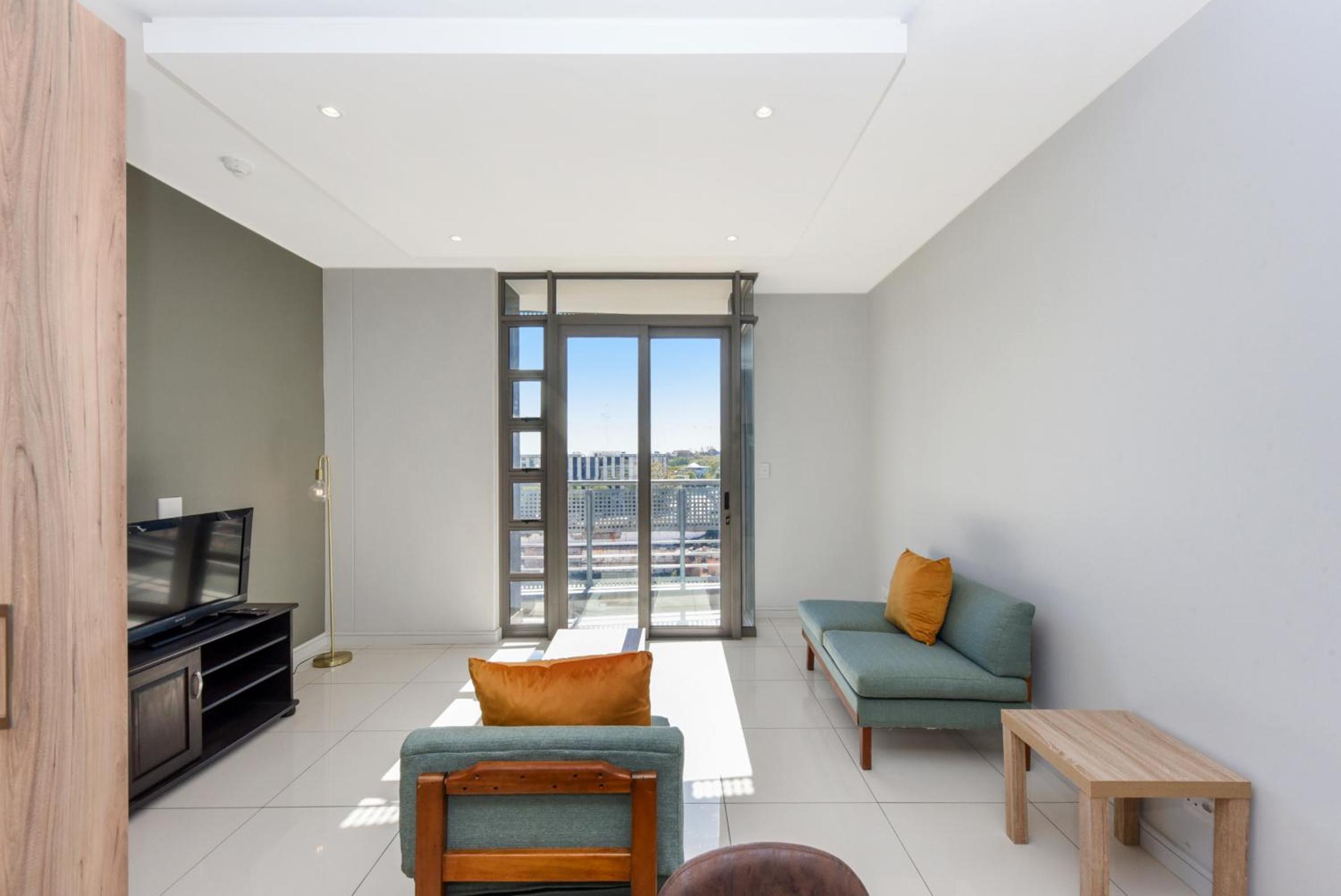 The Median Rosebank Luxury Apartment - Building with Generator