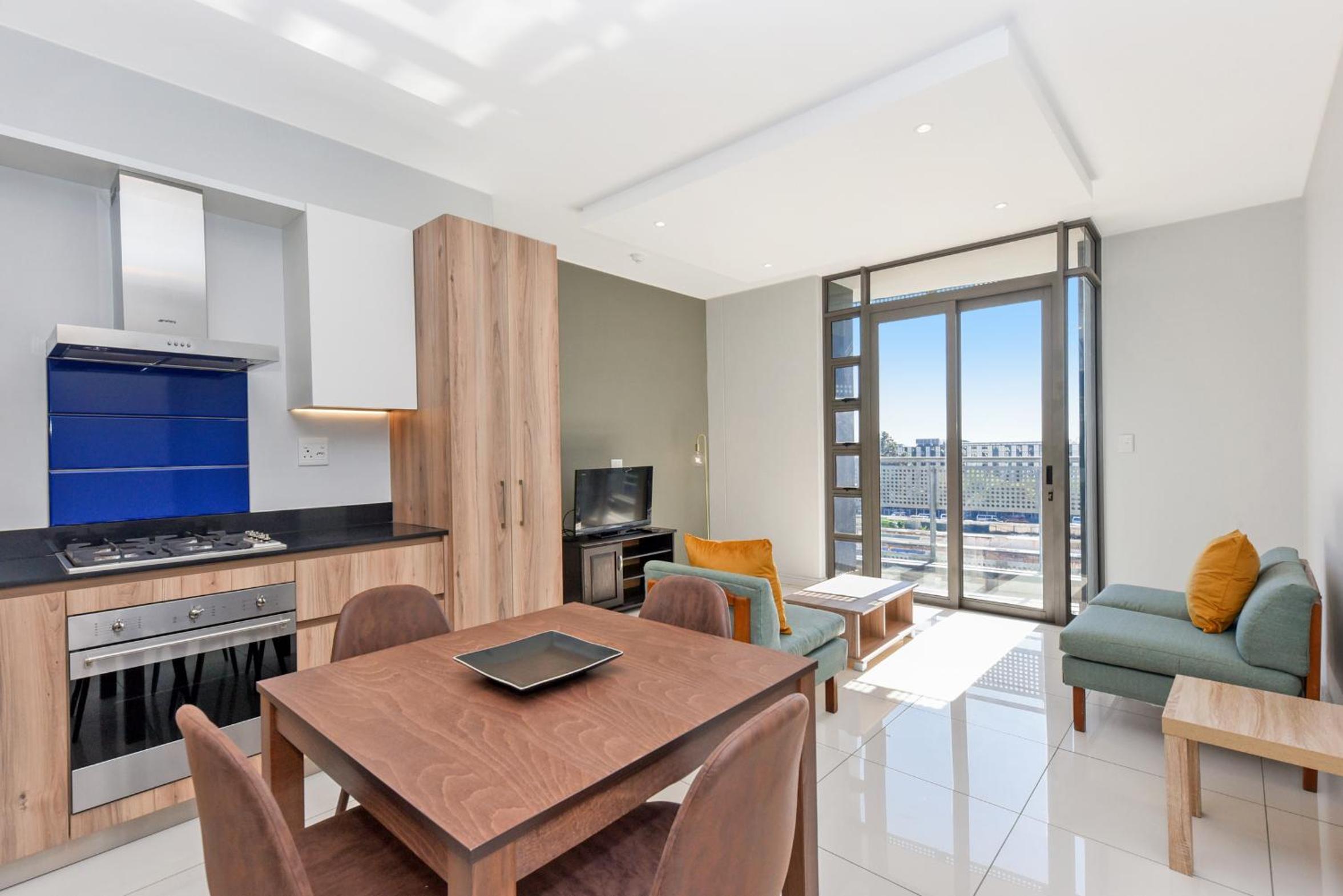 The Median Rosebank Luxury Apartment - Building with Generator