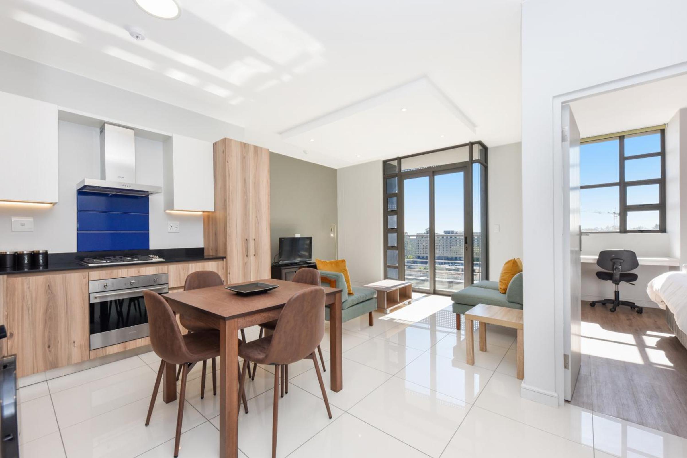 The Median Rosebank Luxury Apartment - Building with Generator